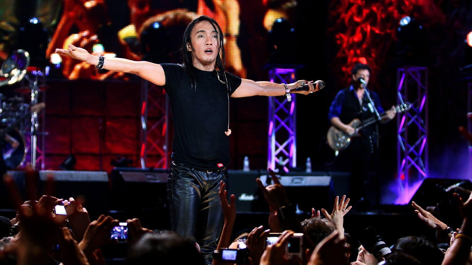 Don’t Stop Believin’: Everyman’s Journey 2013 movie scene