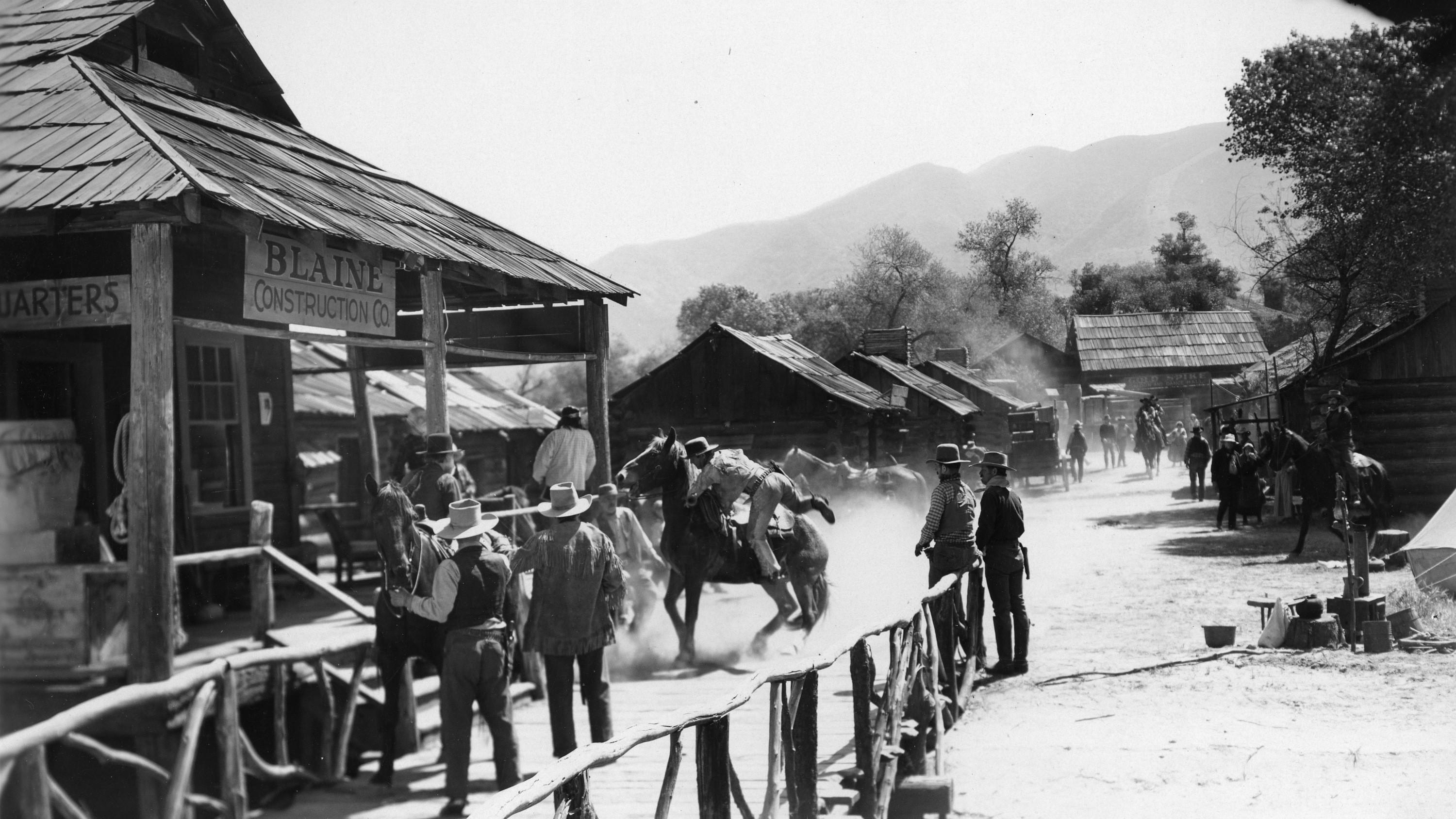 Heroes of the West 1932 movie scene