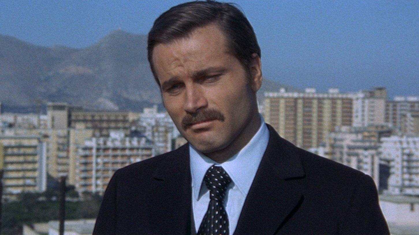 Confessions of a Police Captain 1971 movie scene