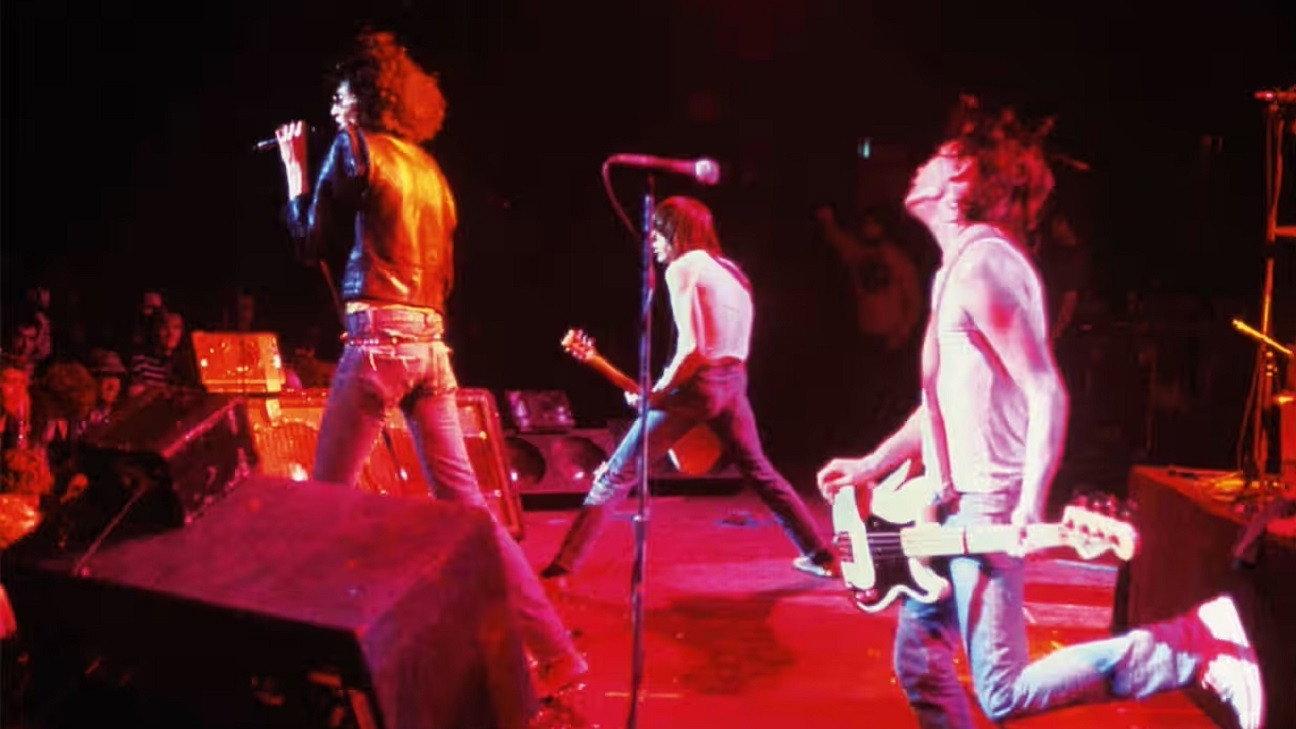 Ramones: It's Alive - The Rainbow 1979 movie scene