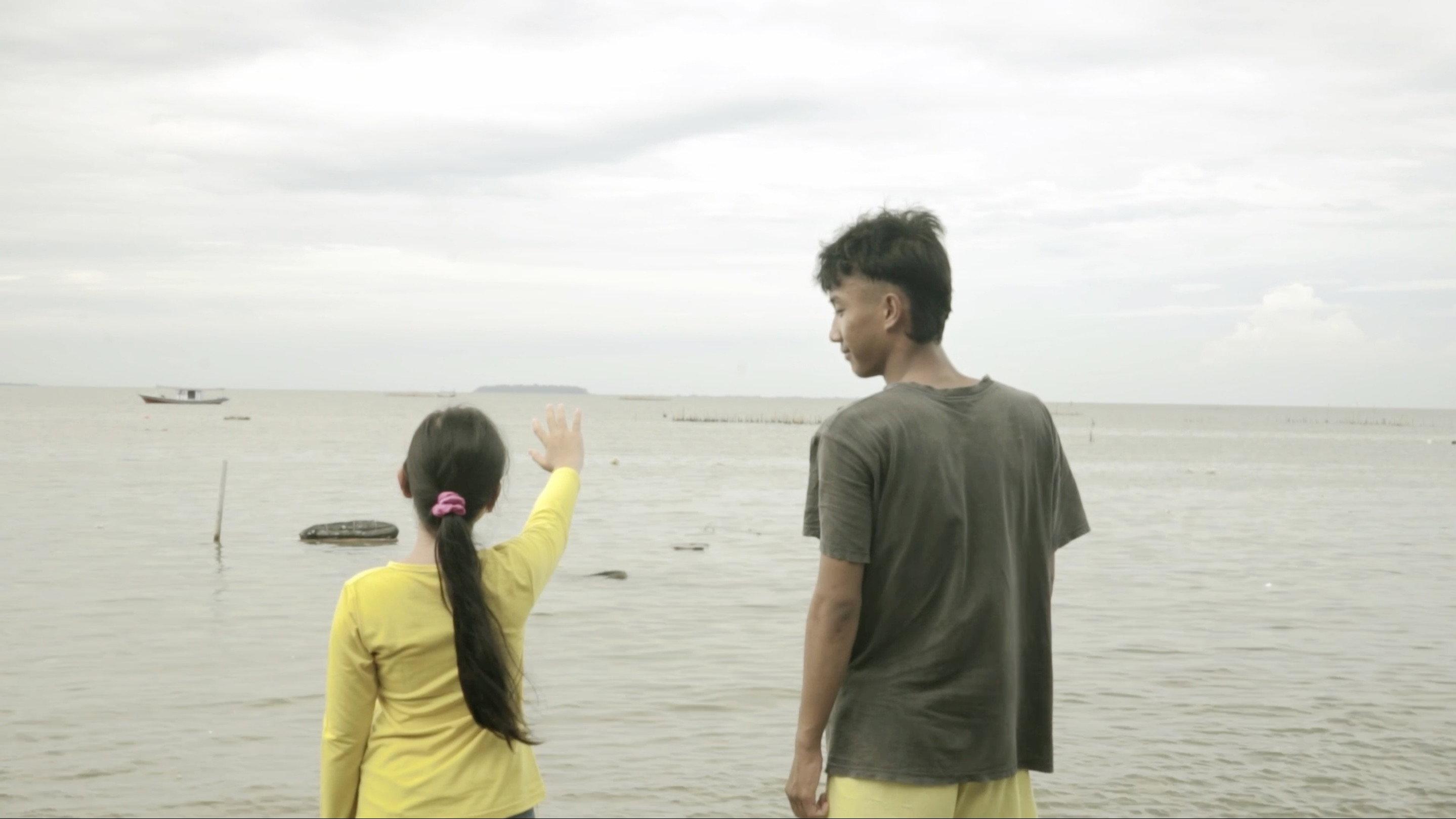 Laut Untuk Biru 2025 movie scene