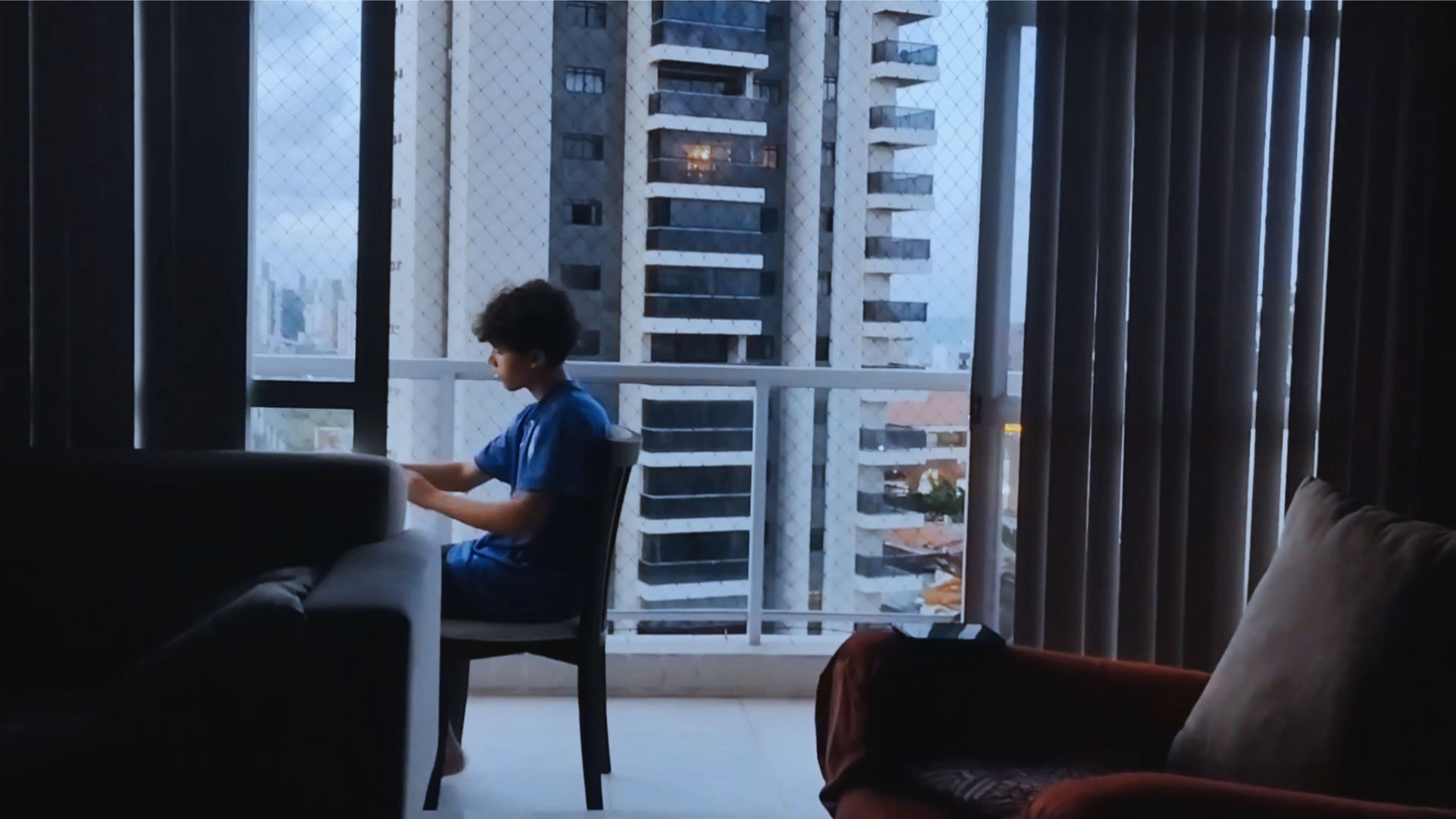 Um pequeno poeta 2026 movie scene