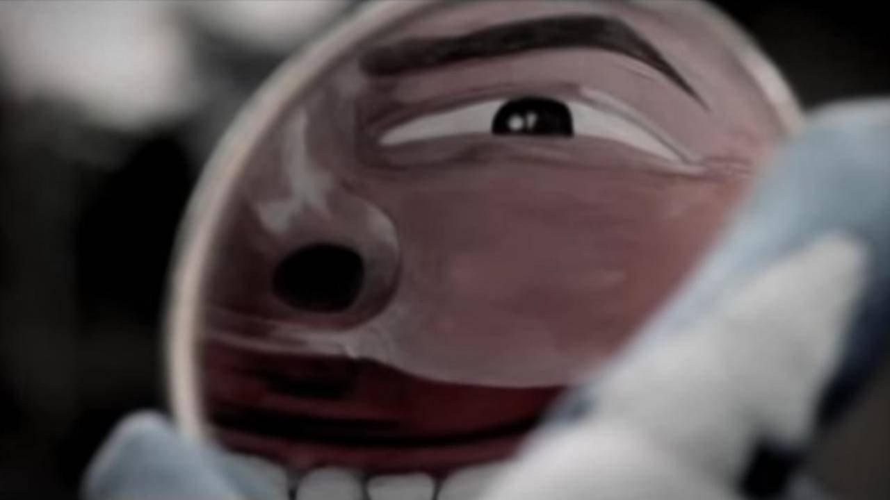 Helmut 2003 movie scene
