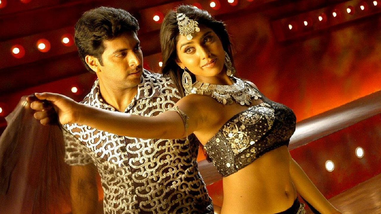 Mazhai 2005 movie scene