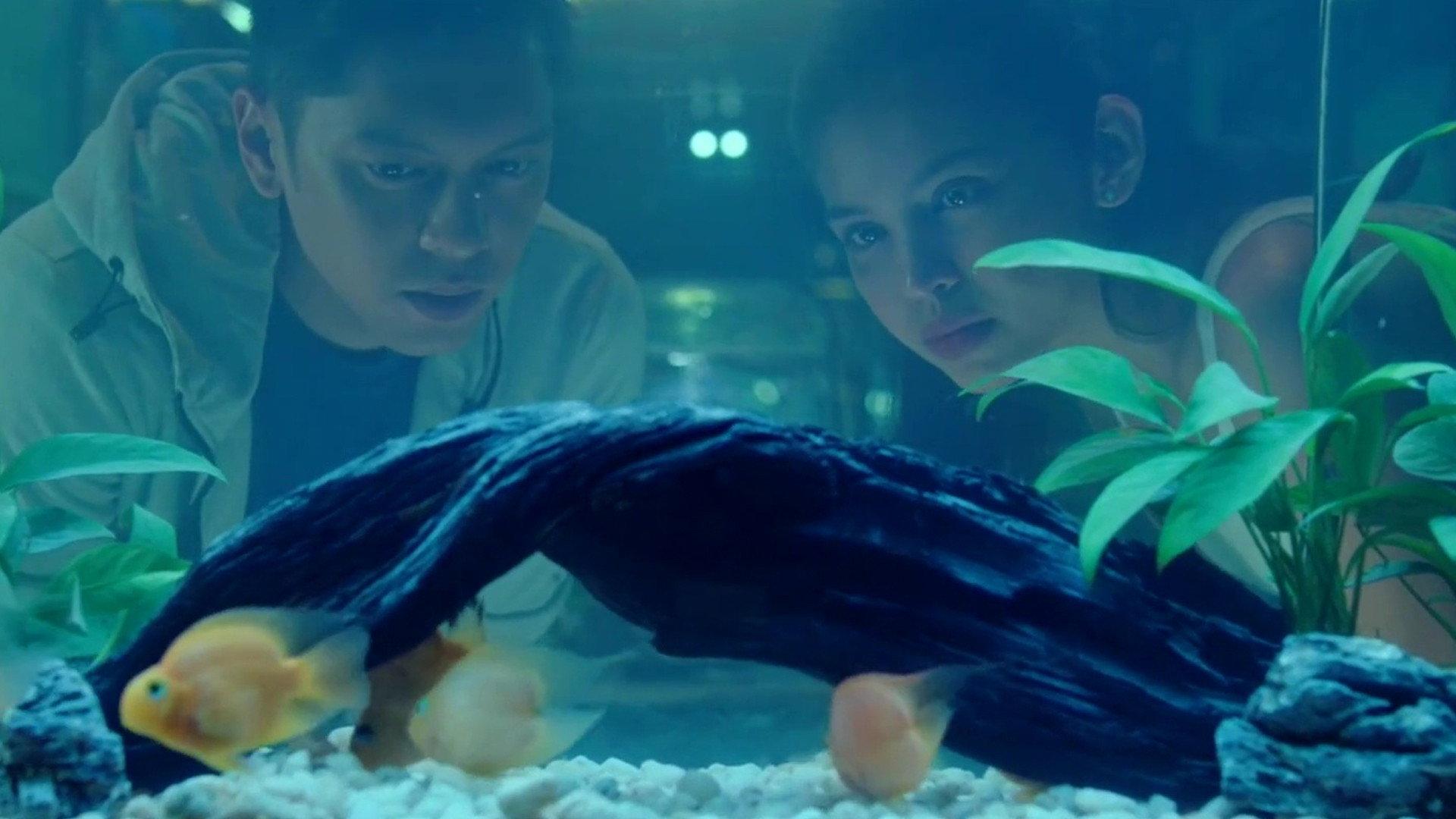 Isa Pa, With Feelings 2019 movie scene