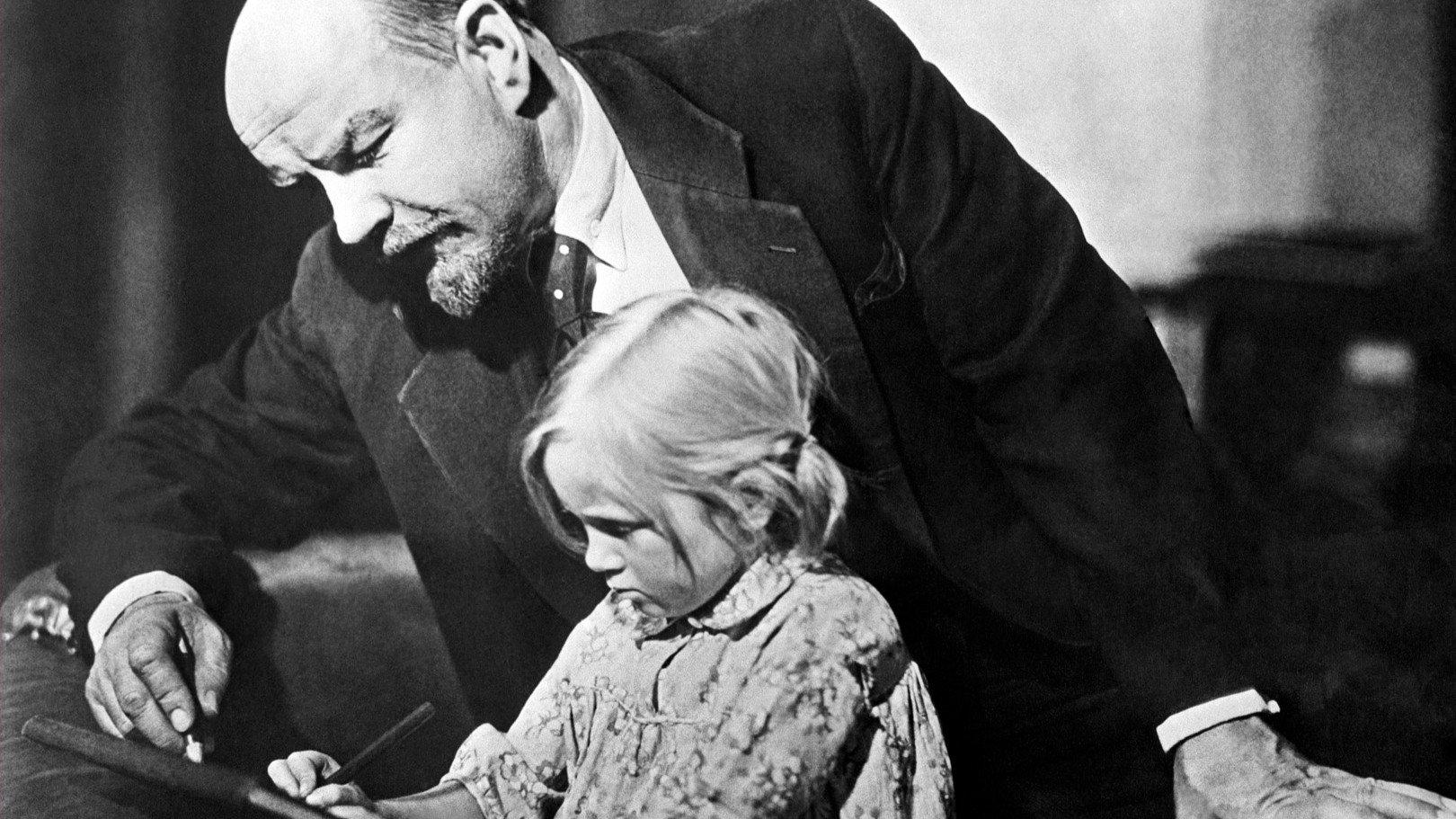 Lenin in 1918 1939 movie scene