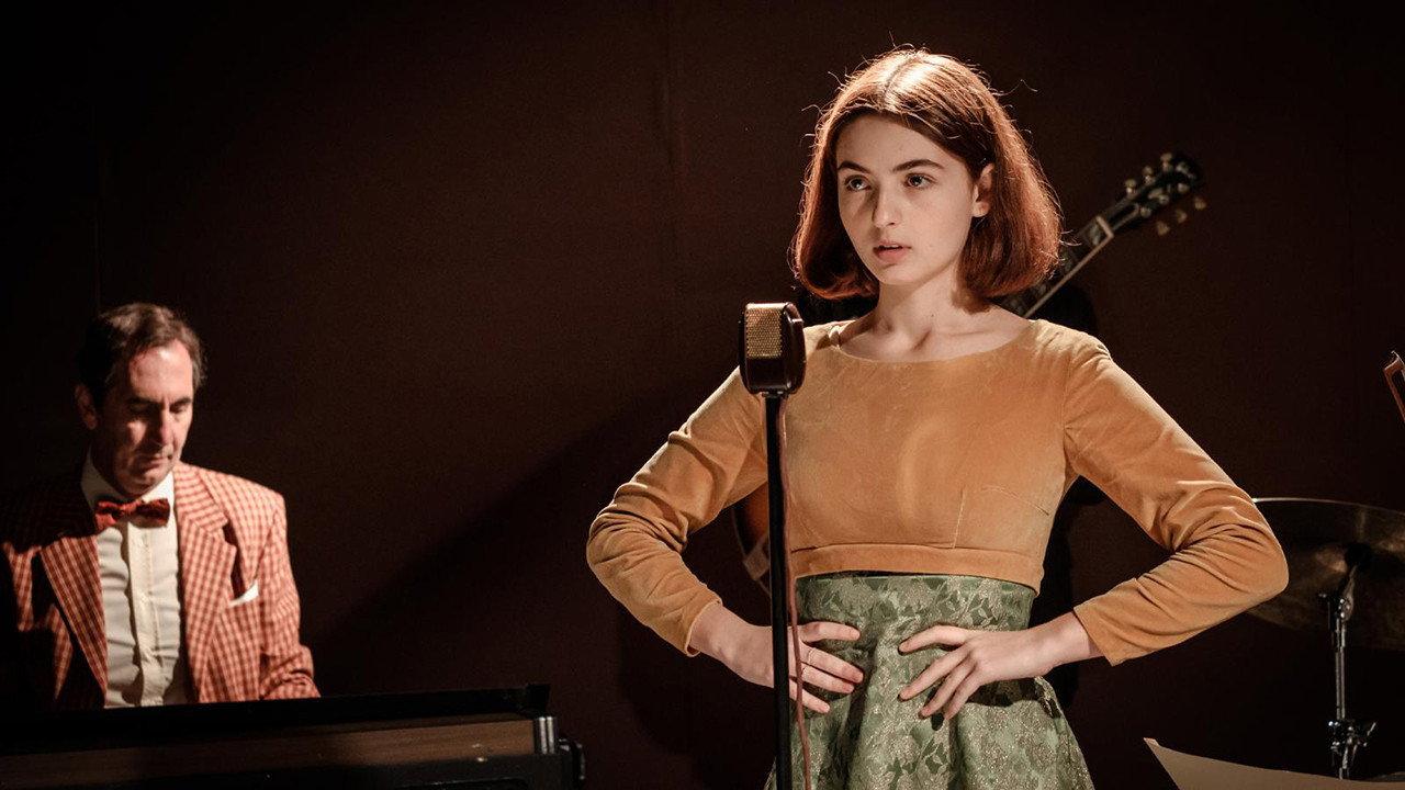 La bambina che non voleva cantare 2021 movie scene