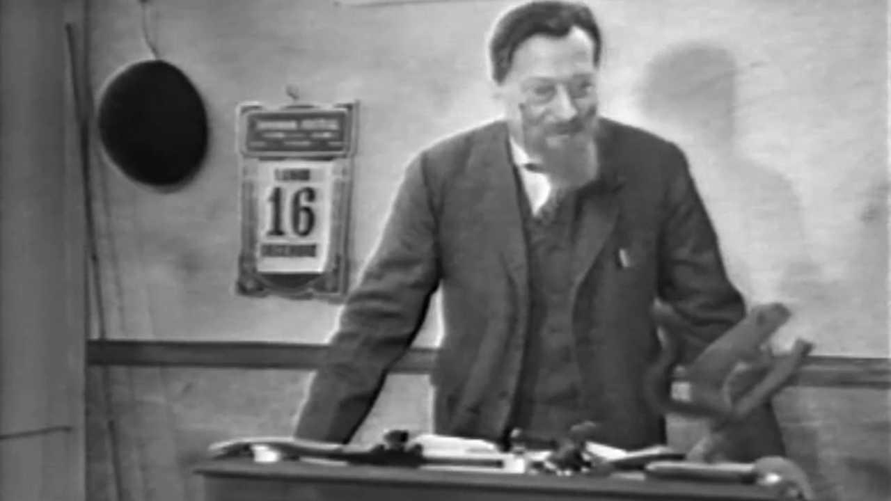 Topaze 1936 movie scene
