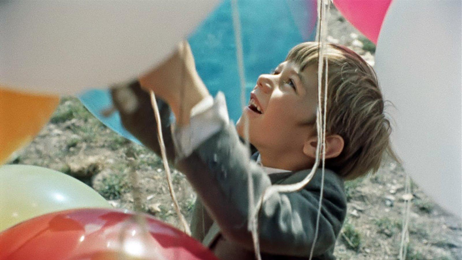The Red Balloon 1956 movie scene