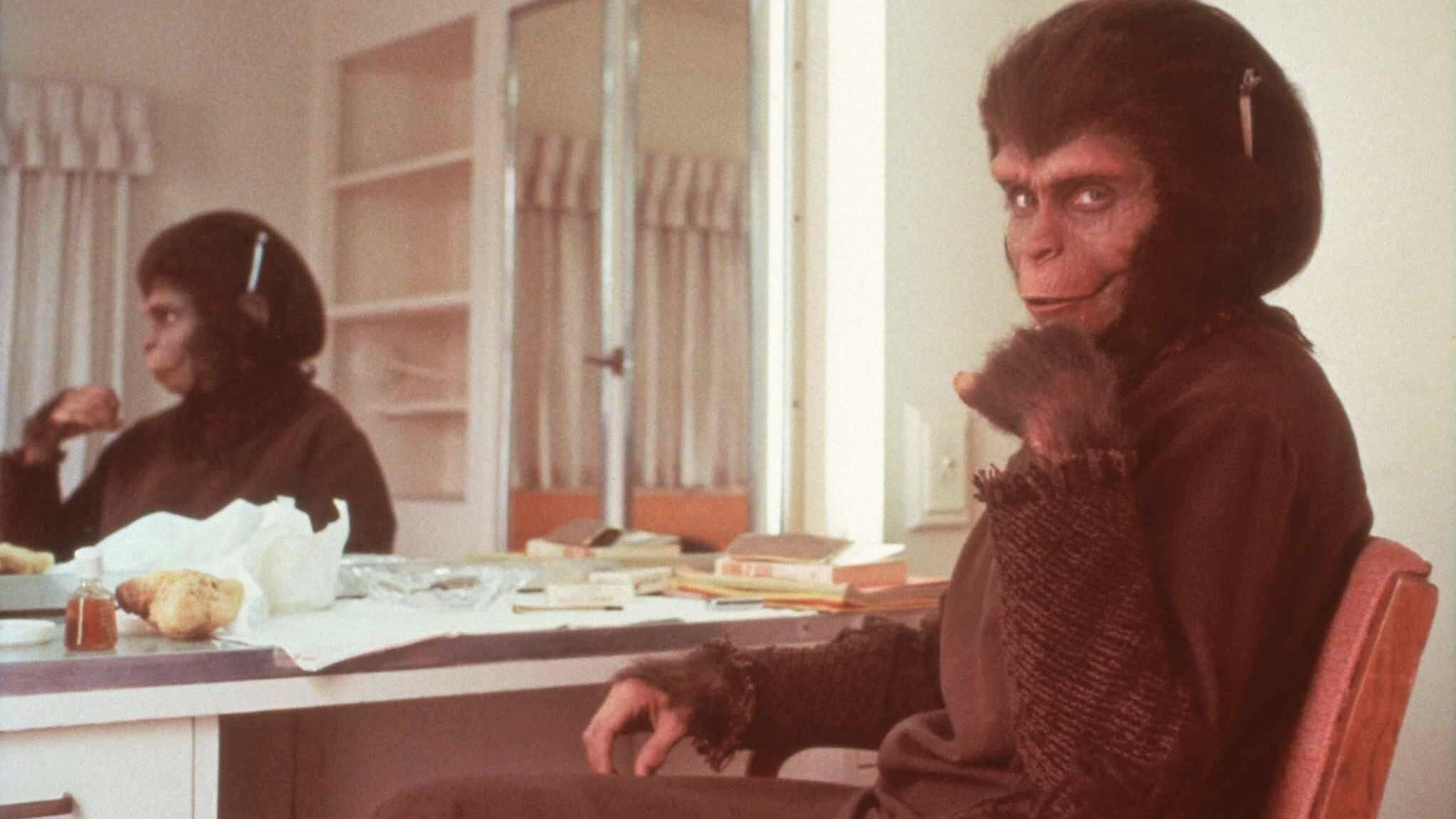 Behind the Planet of the Apes 1998 movie scene