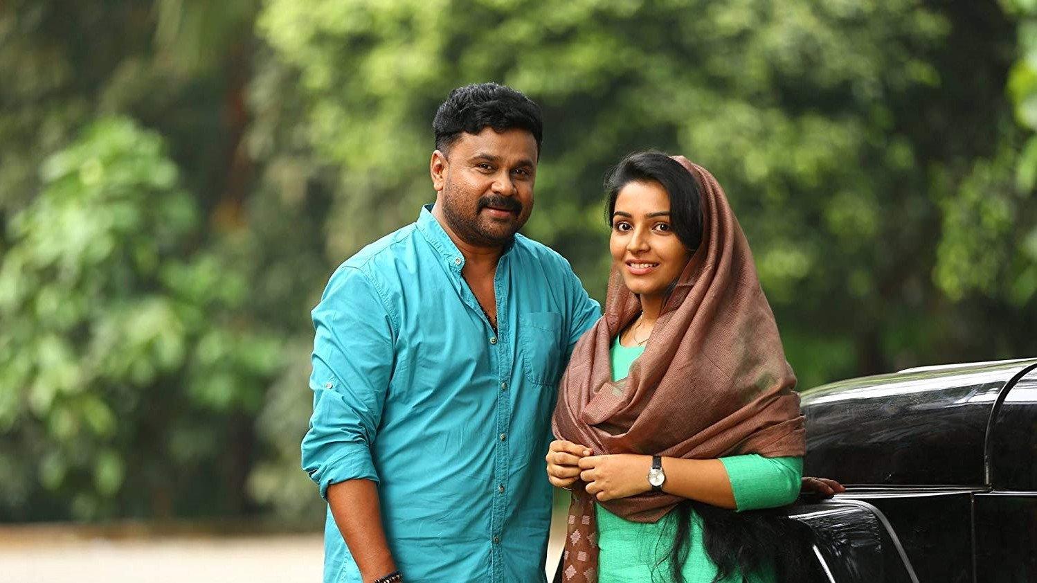 Georgettan's Pooram 2017 movie scene