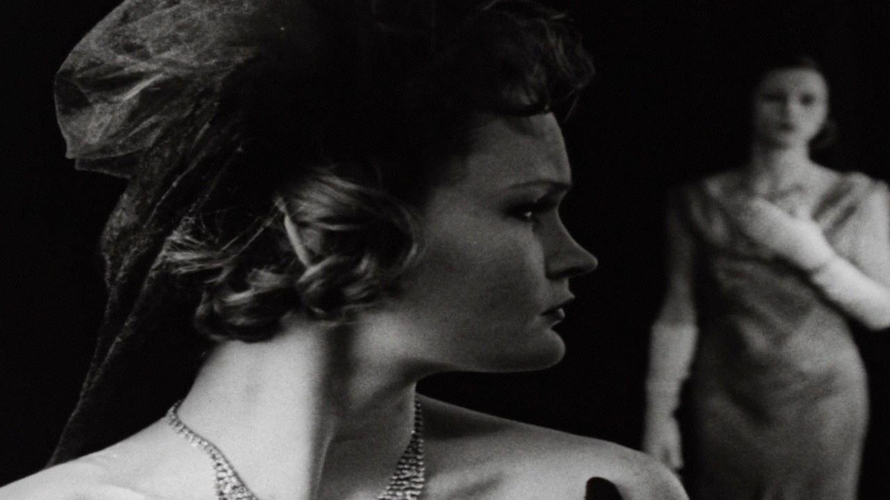 La Divina 1989 movie scene