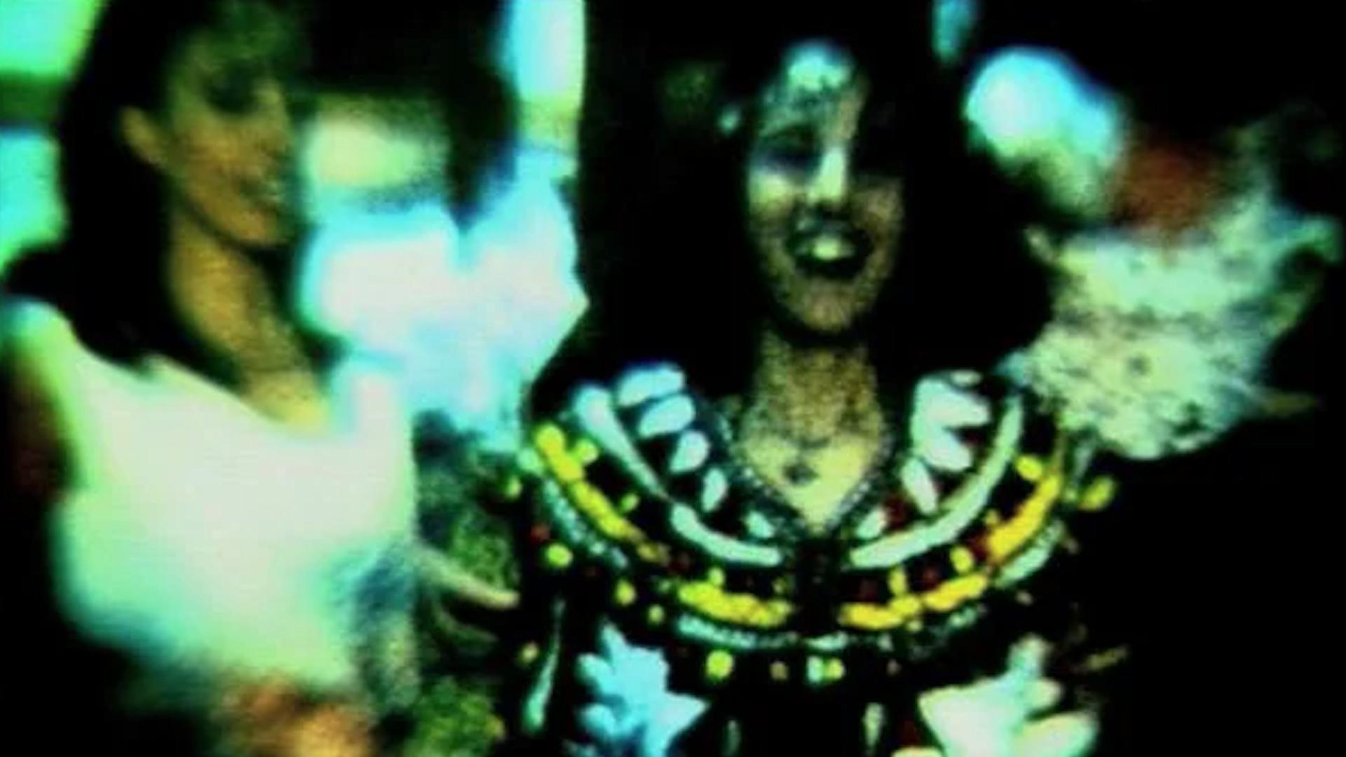 Nouba 2000 movie scene
