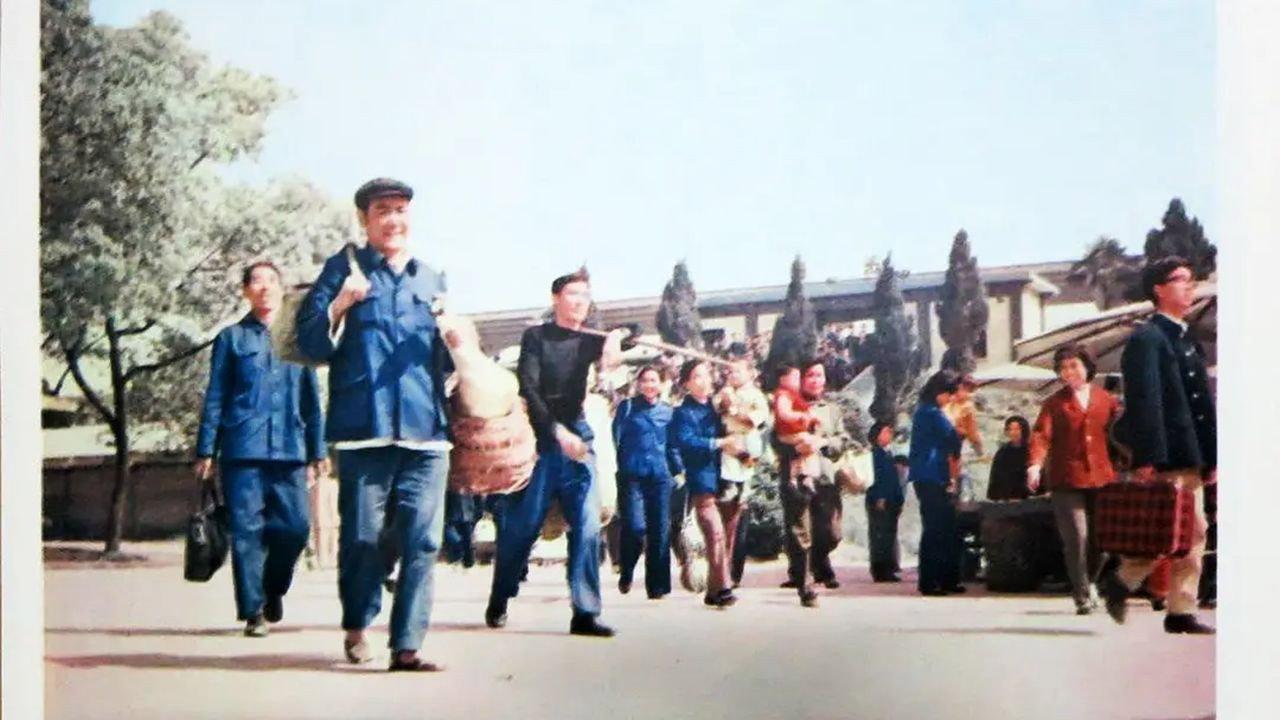 Chen Huansheng's Adventure in Town 1982 movie scene