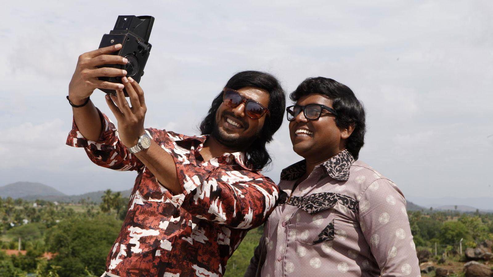 Mundasupatti 2014 movie scene