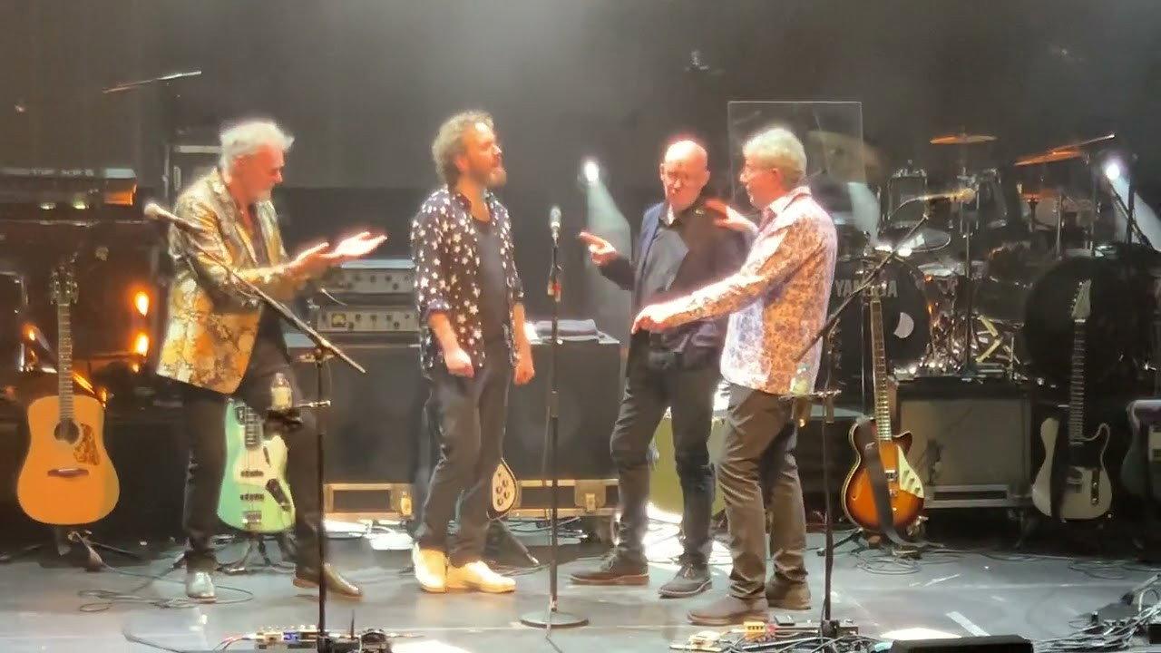 10cc - Clever Clogs. Live in Concert 2007 movie scene