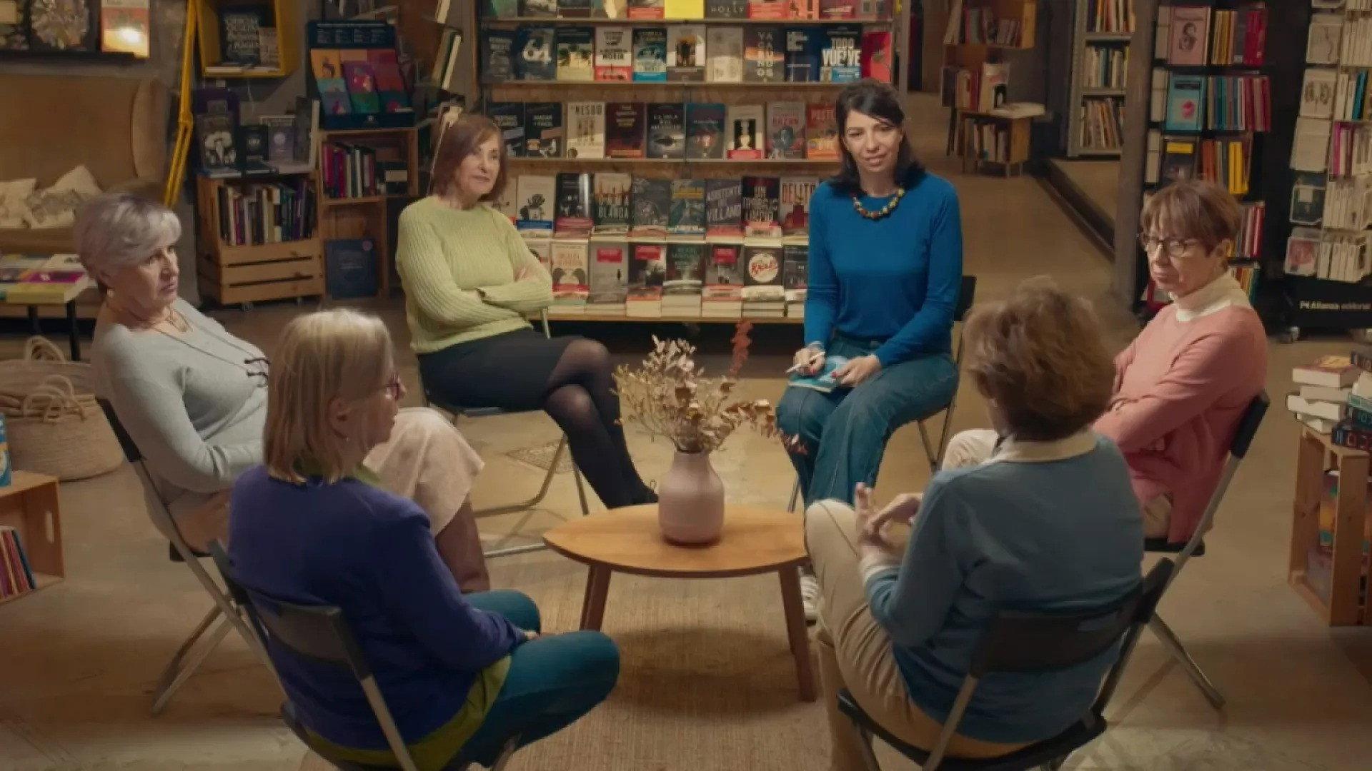 Cien libros juntas 2025 movie scene