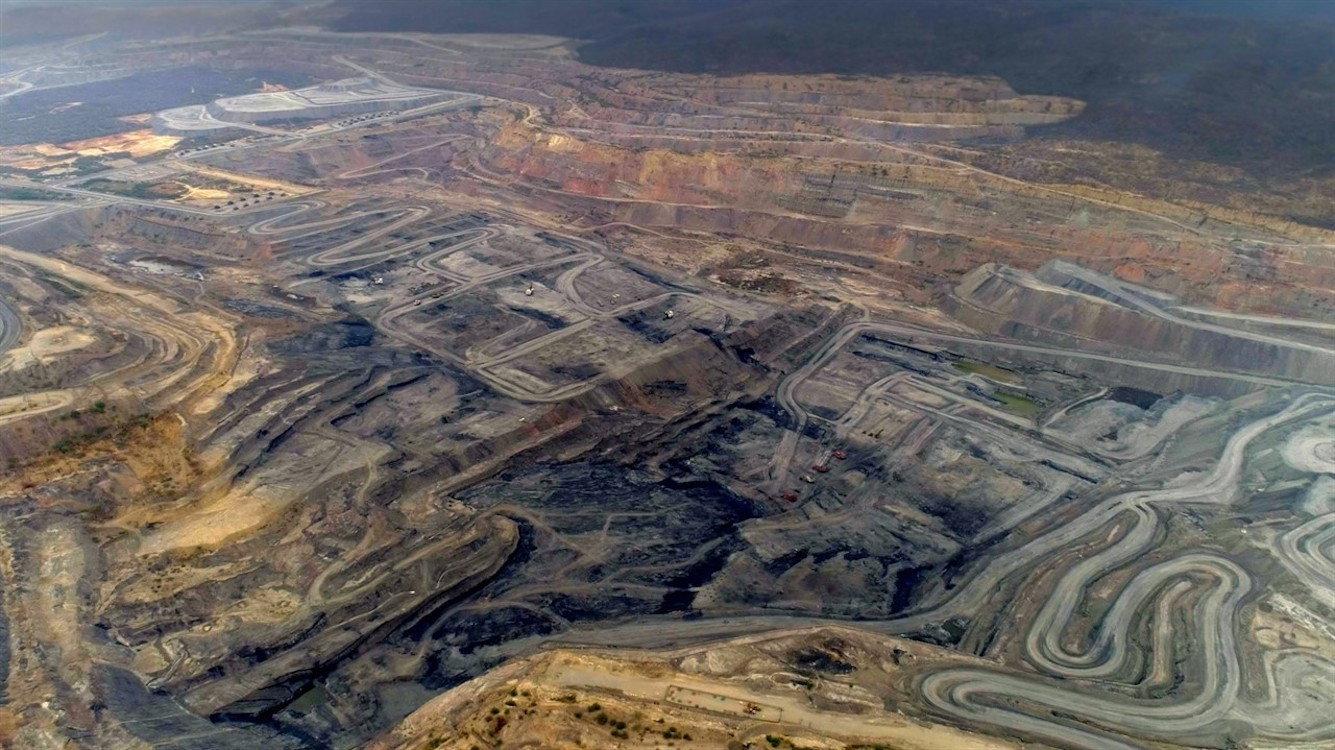 Mother Earth’s Inner Organs 2022 movie scene