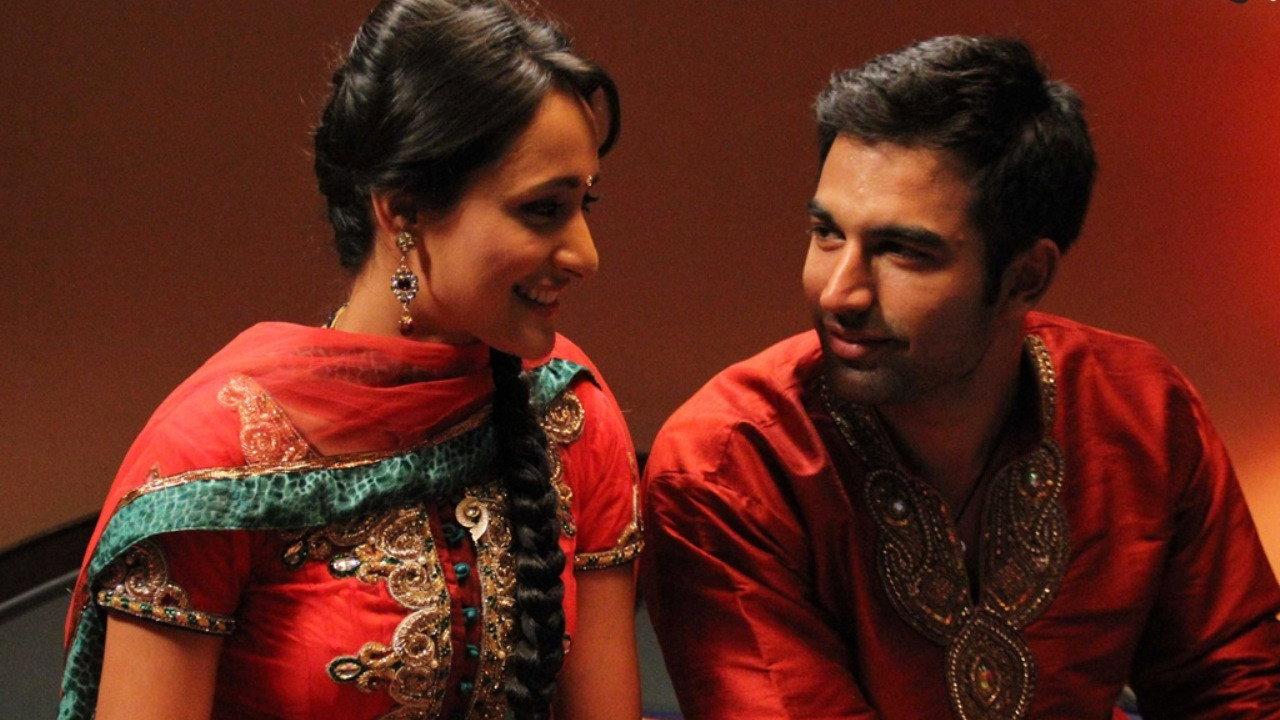 Titoo MBA 2014 movie scene