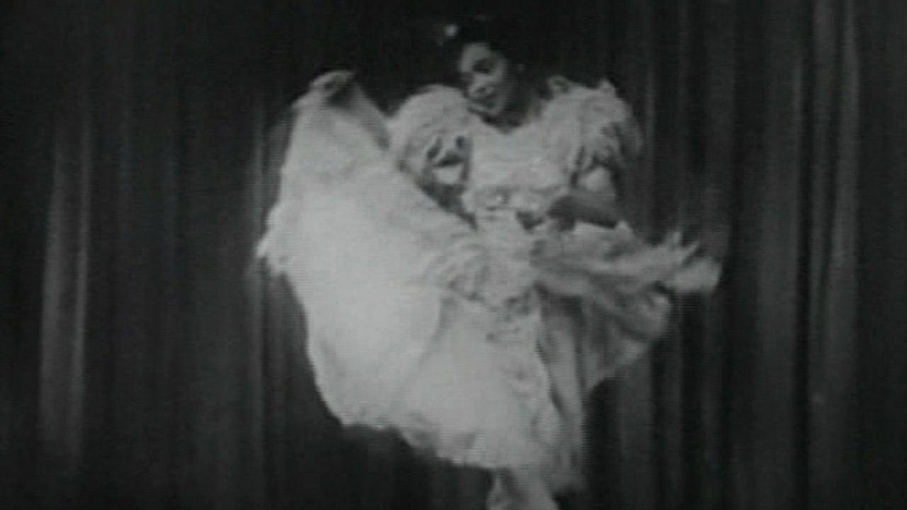 She's Too Hot To Handle 1944 movie scene