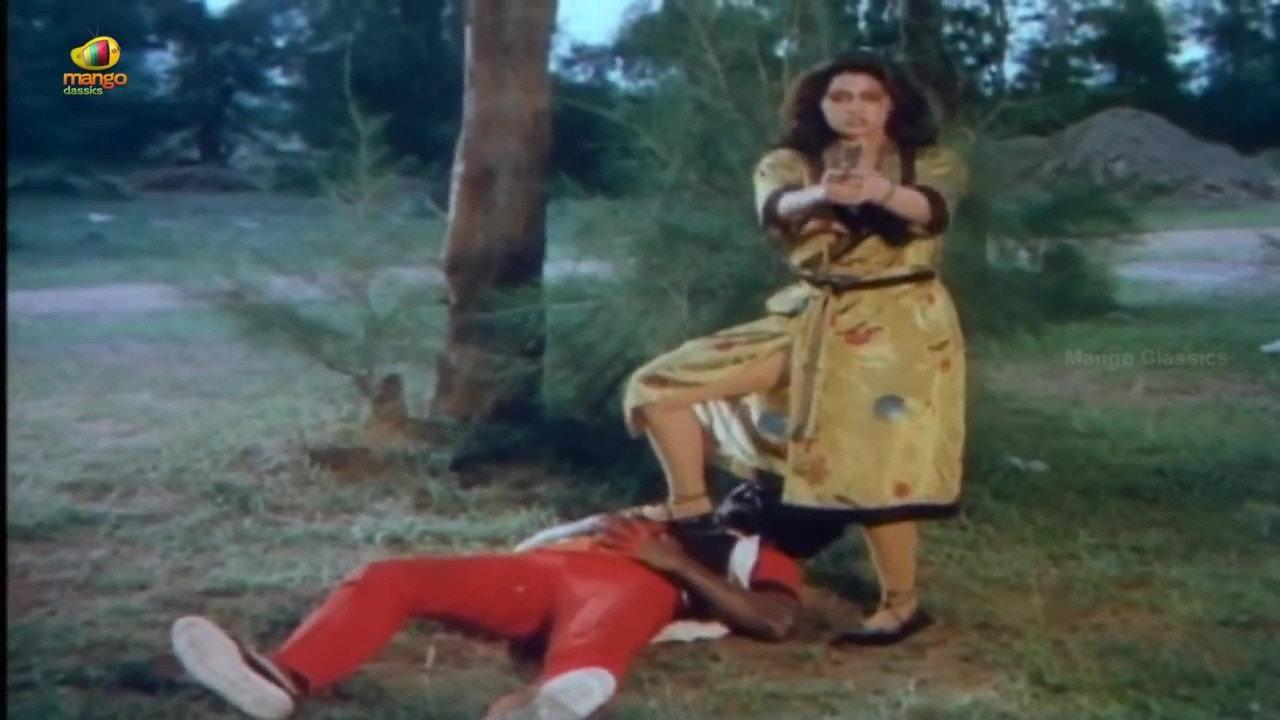 Lady James Bond 1980 movie scene