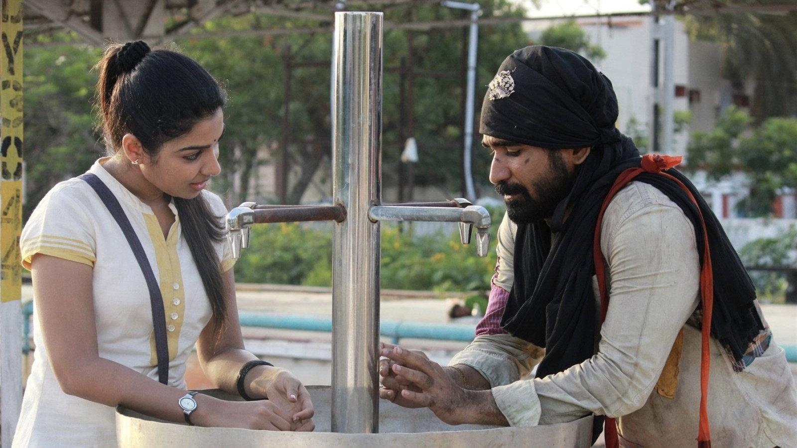 Pichaikkaran 2016 movie scene