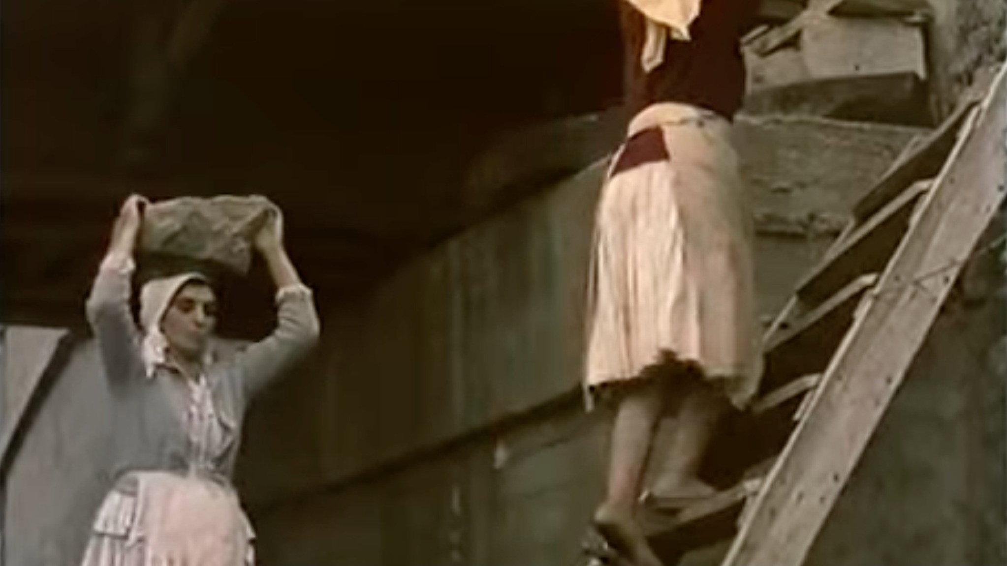 Donne di Bagnara 1959 movie scene