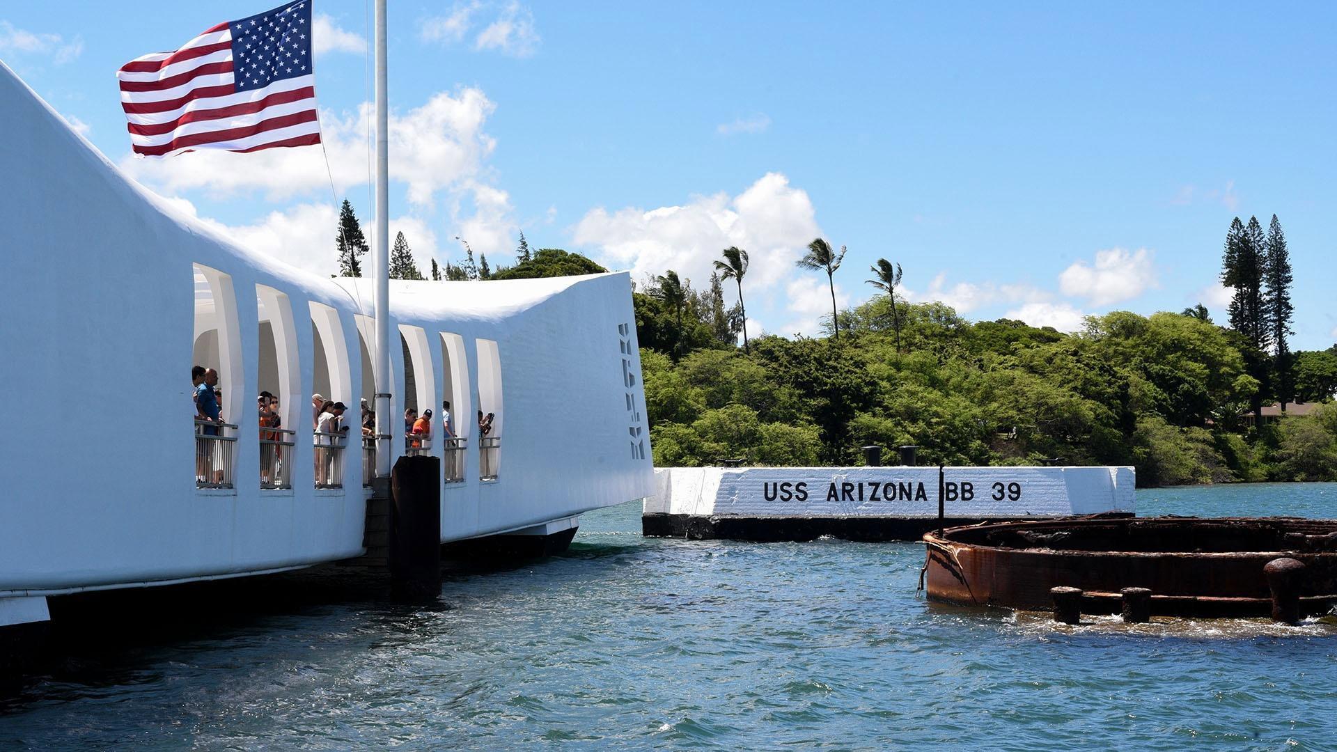 Pearl Harbor: Into the Arizona 2016 movie scene