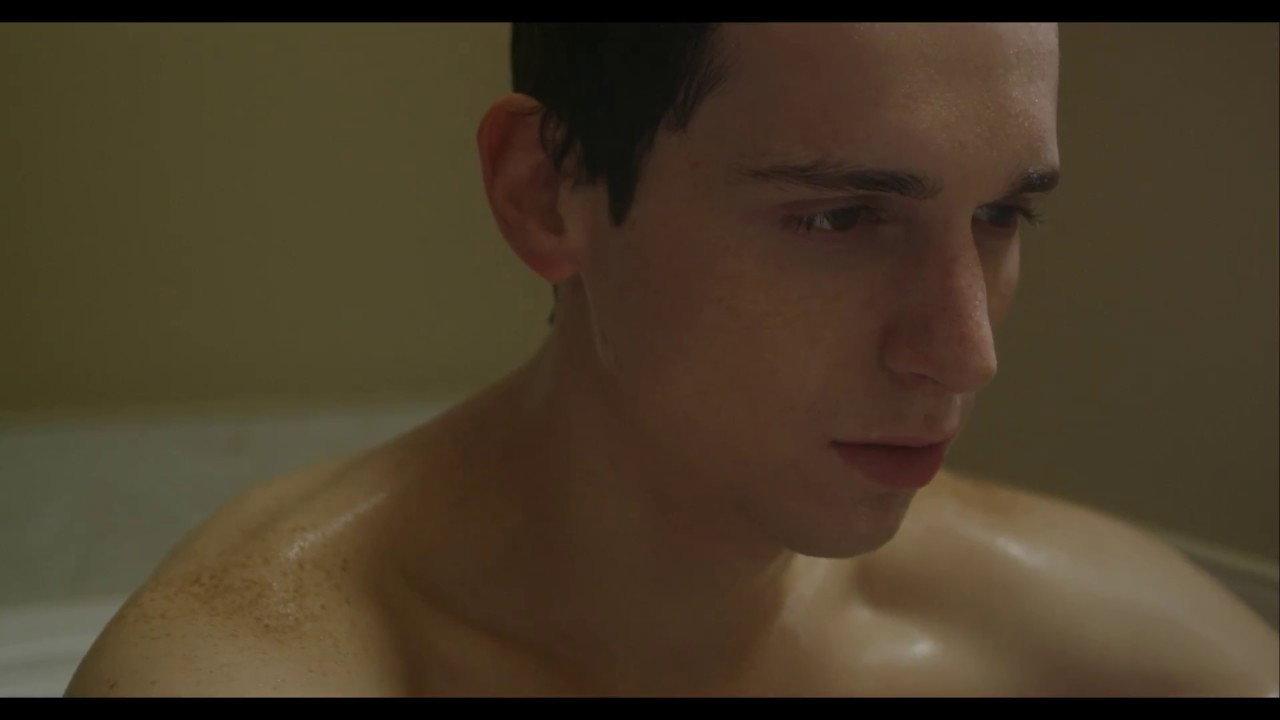 Underwater 2016 movie scene