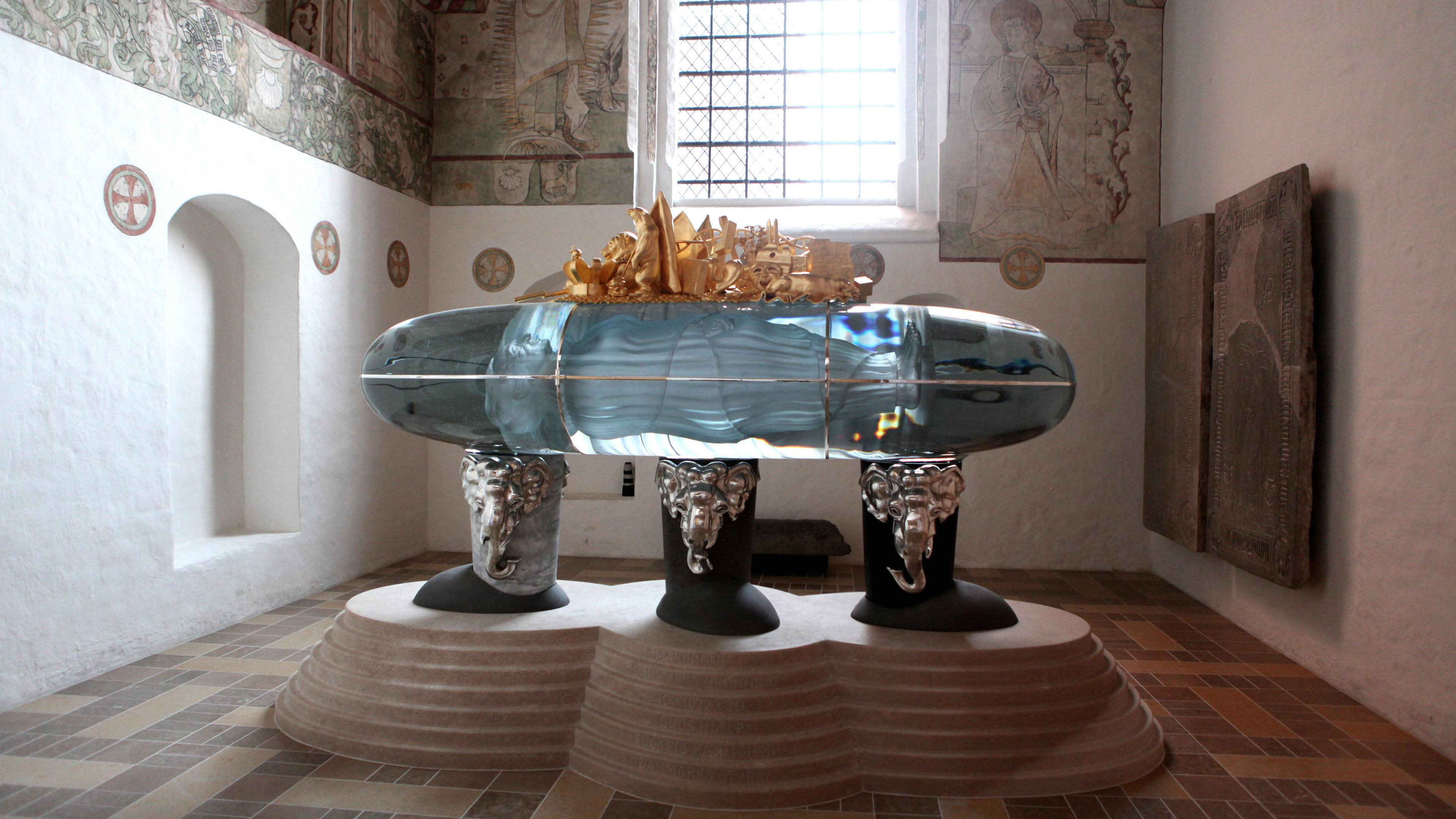 Sarcophagus for a Queen 2019 movie scene