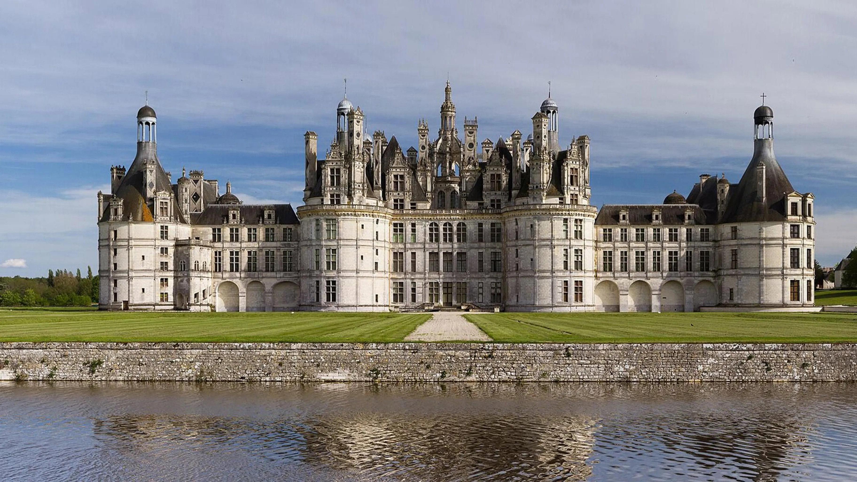 Chambord: The Leonardo Da Vinci Mystery 2018 movie scene