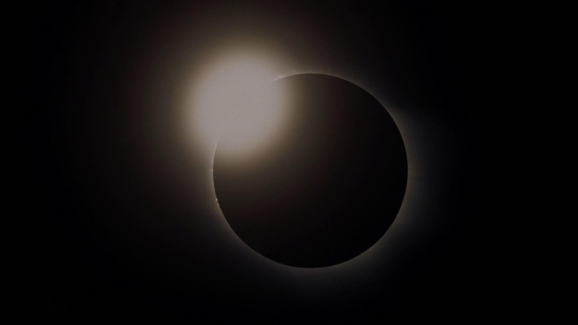 Total Eclipse of the Heartland 2017 movie scene