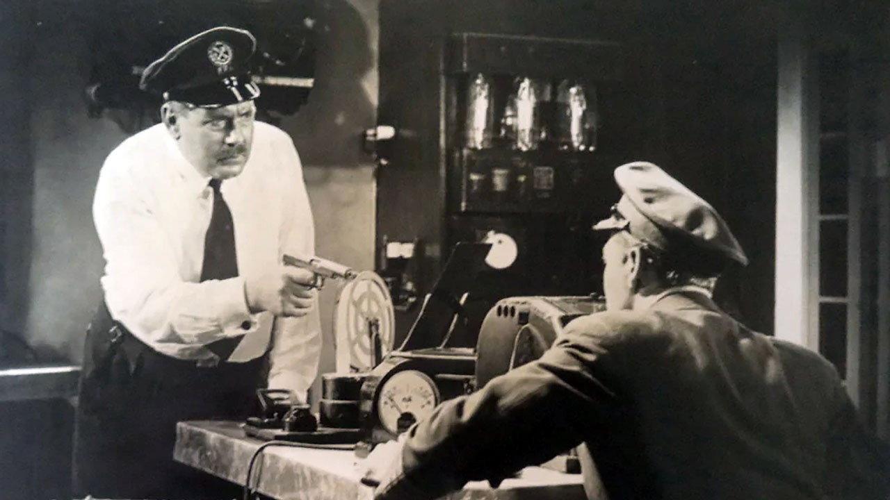 F.P.1 1933 movie scene