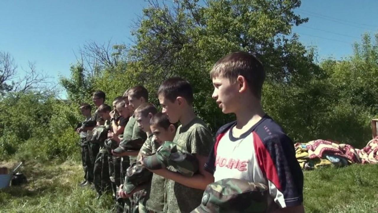 Childhood, Summer and War 2018 movie scene