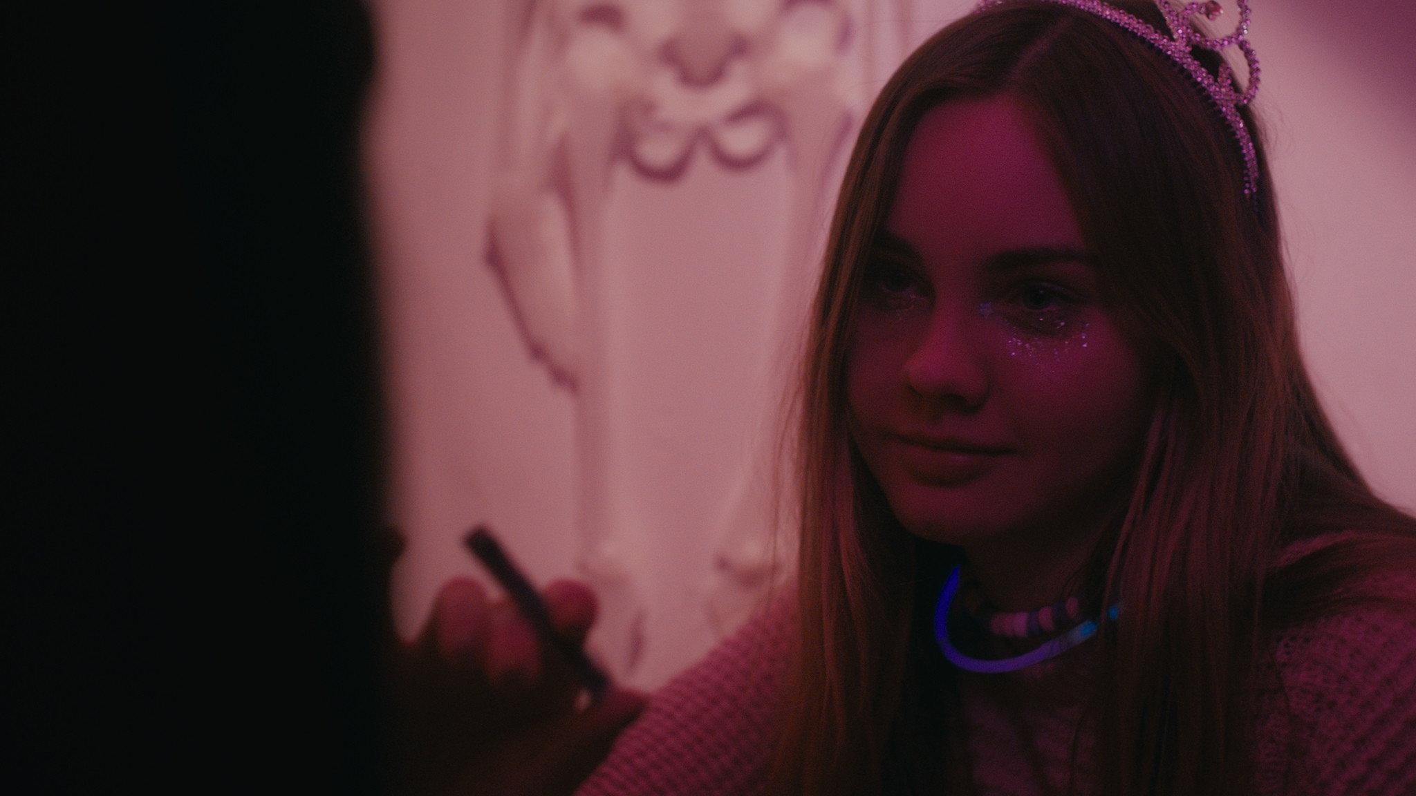 Two Dollar Bill 2016 movie scene