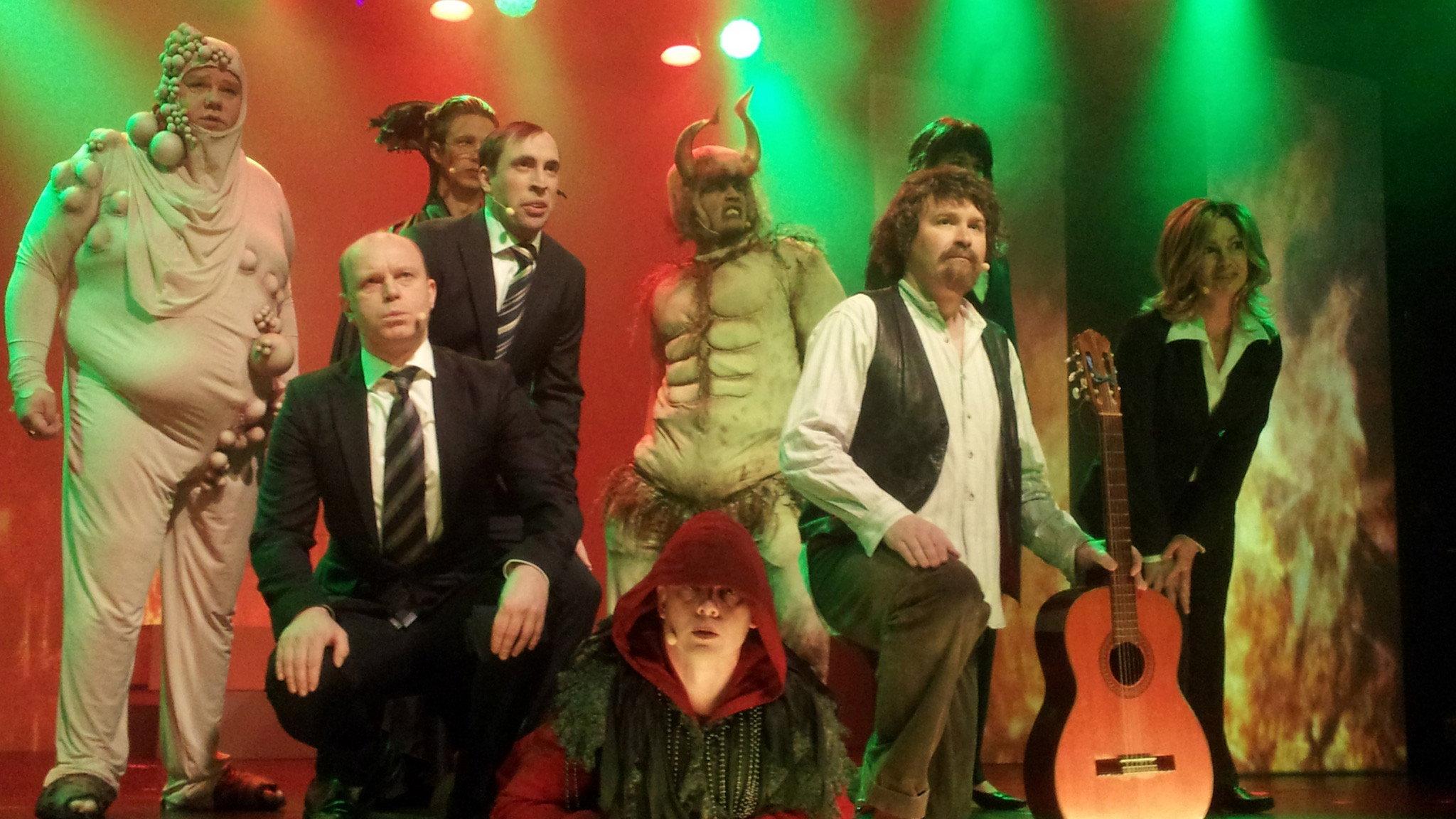 Grotesco - A Near Death Revue 2016 movie scene