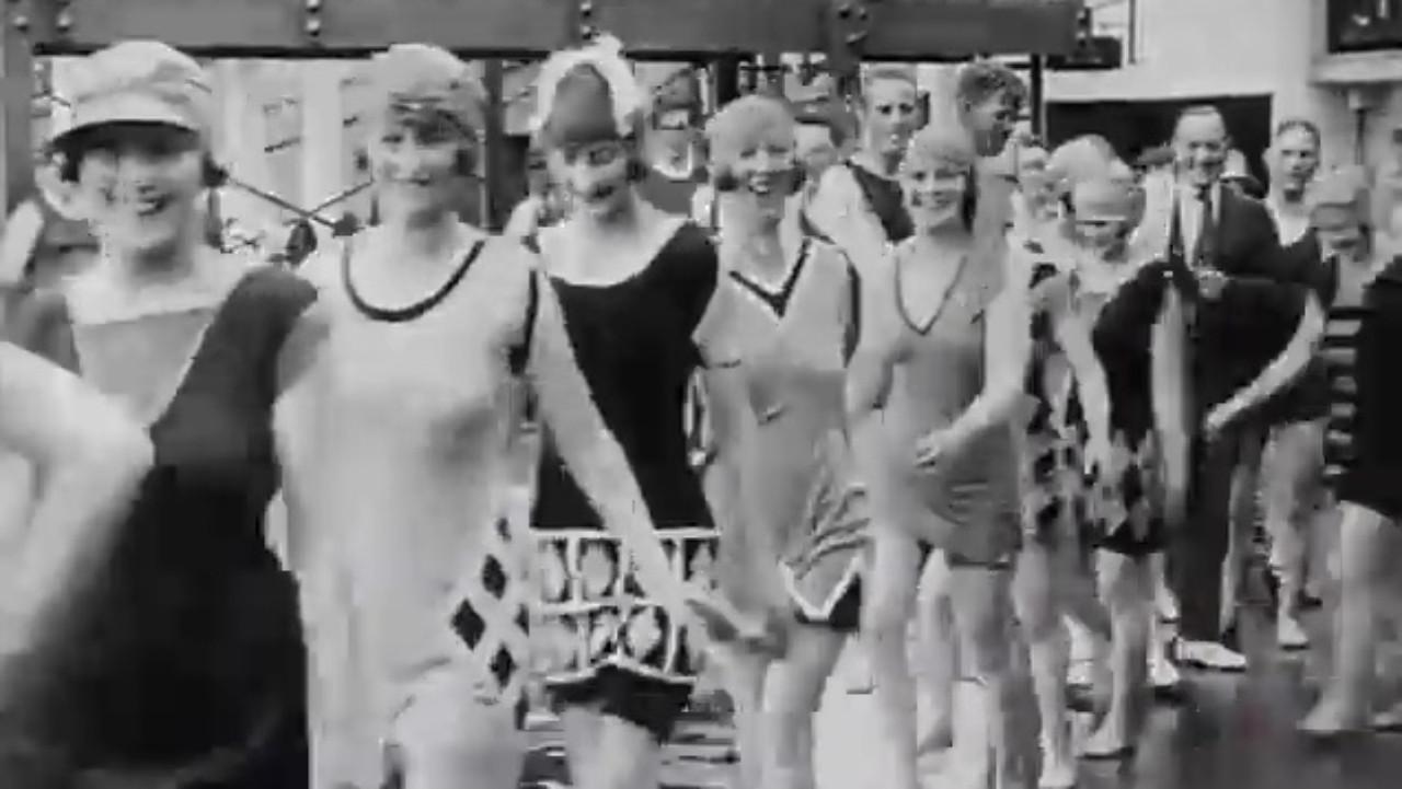 Aquatic Frolics 1926 movie scene