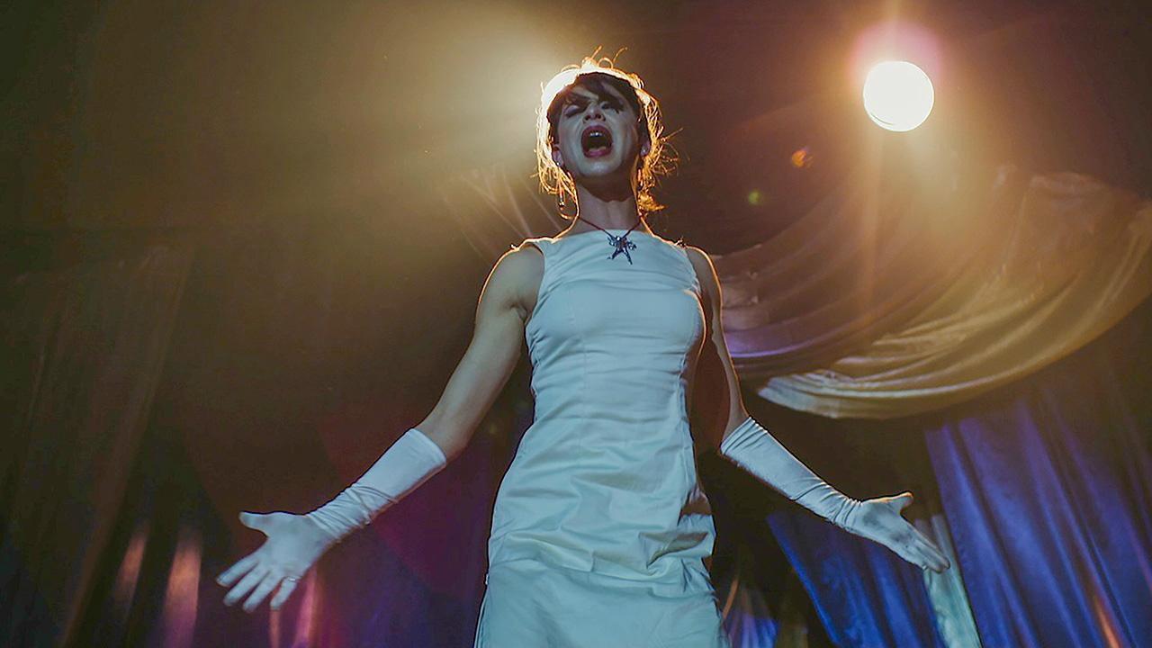 Viva 2015 movie scene