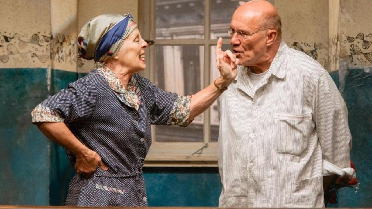 Ohnsorg Theater - Tratsch im Treppenhaus 2016 movie scene