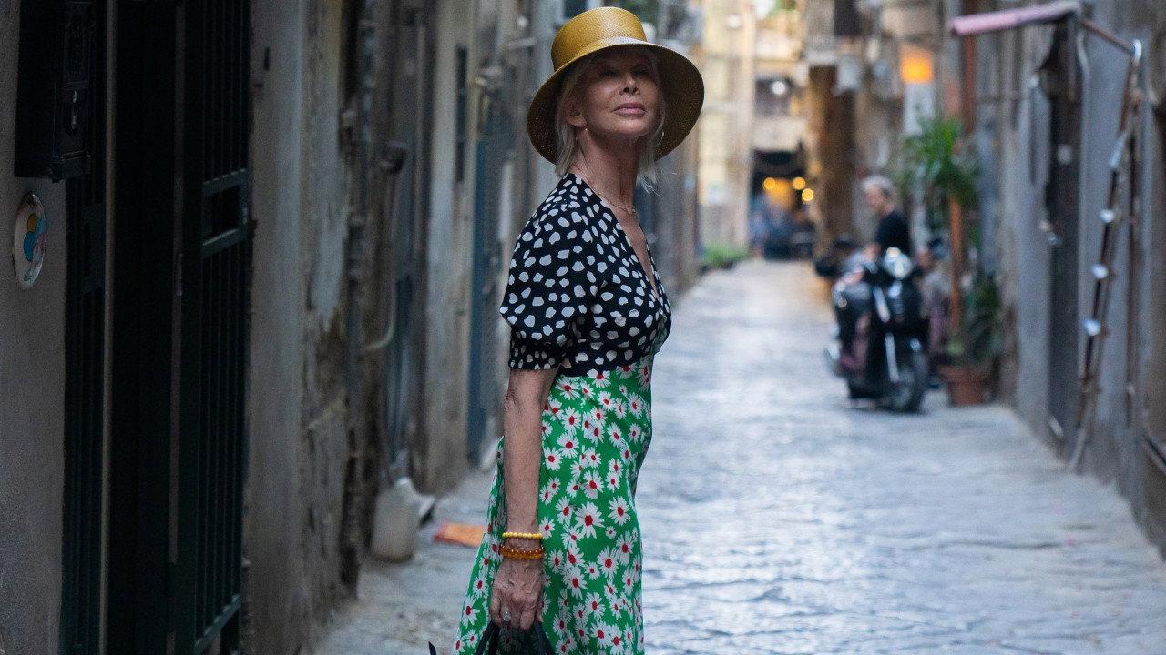 Posso entrare? An ode to Naples 2023 movie scene