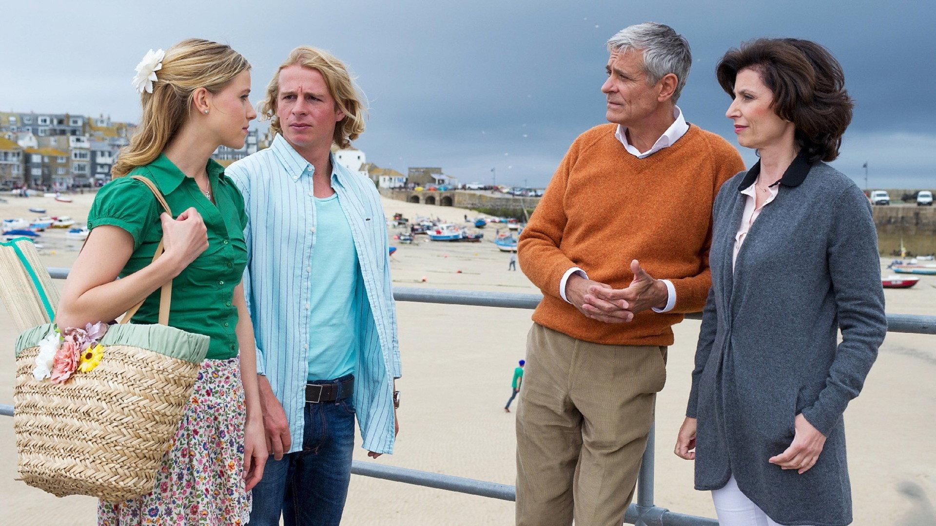 Rosamunde Pilcher: In der Mitte eines Lebens 2012 movie scene