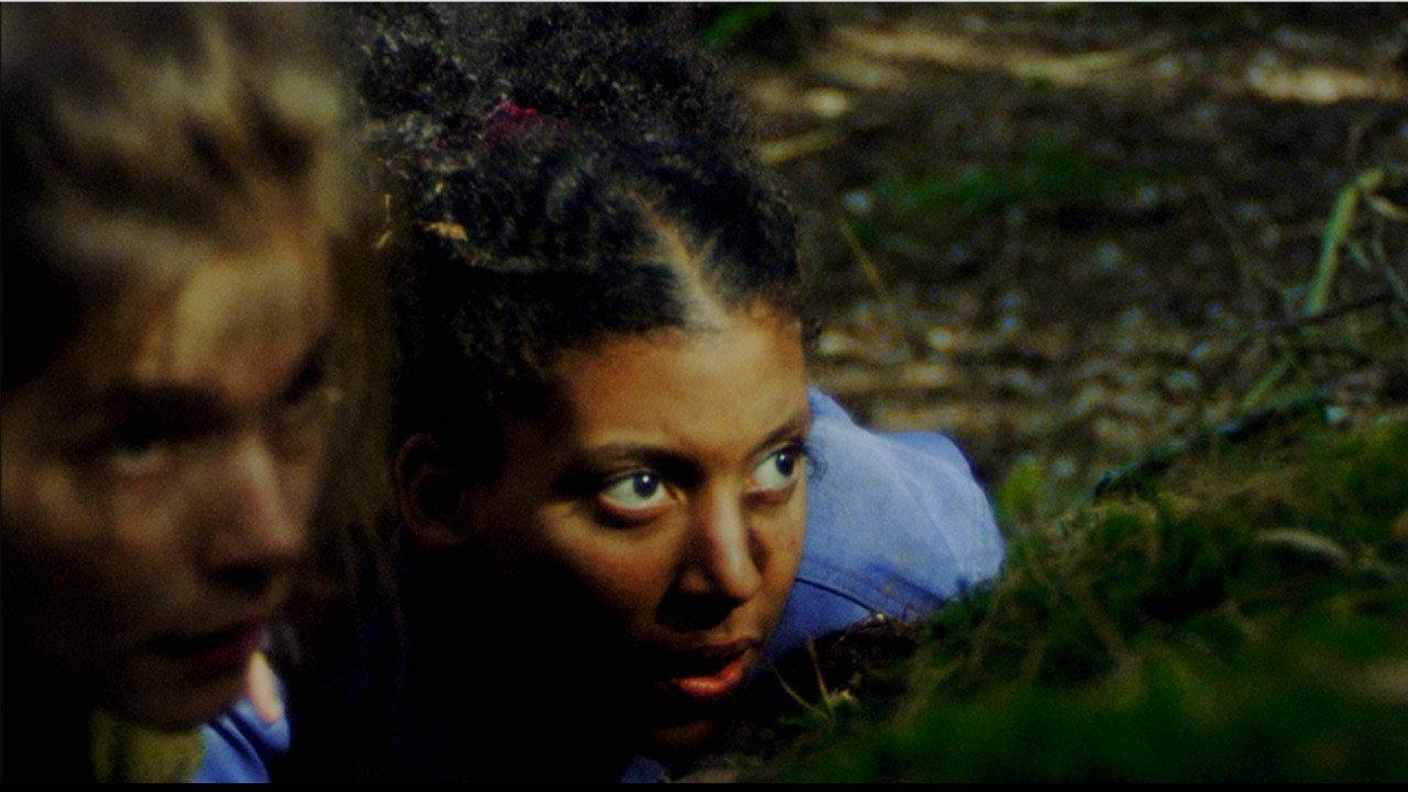 Akela 2020 movie scene