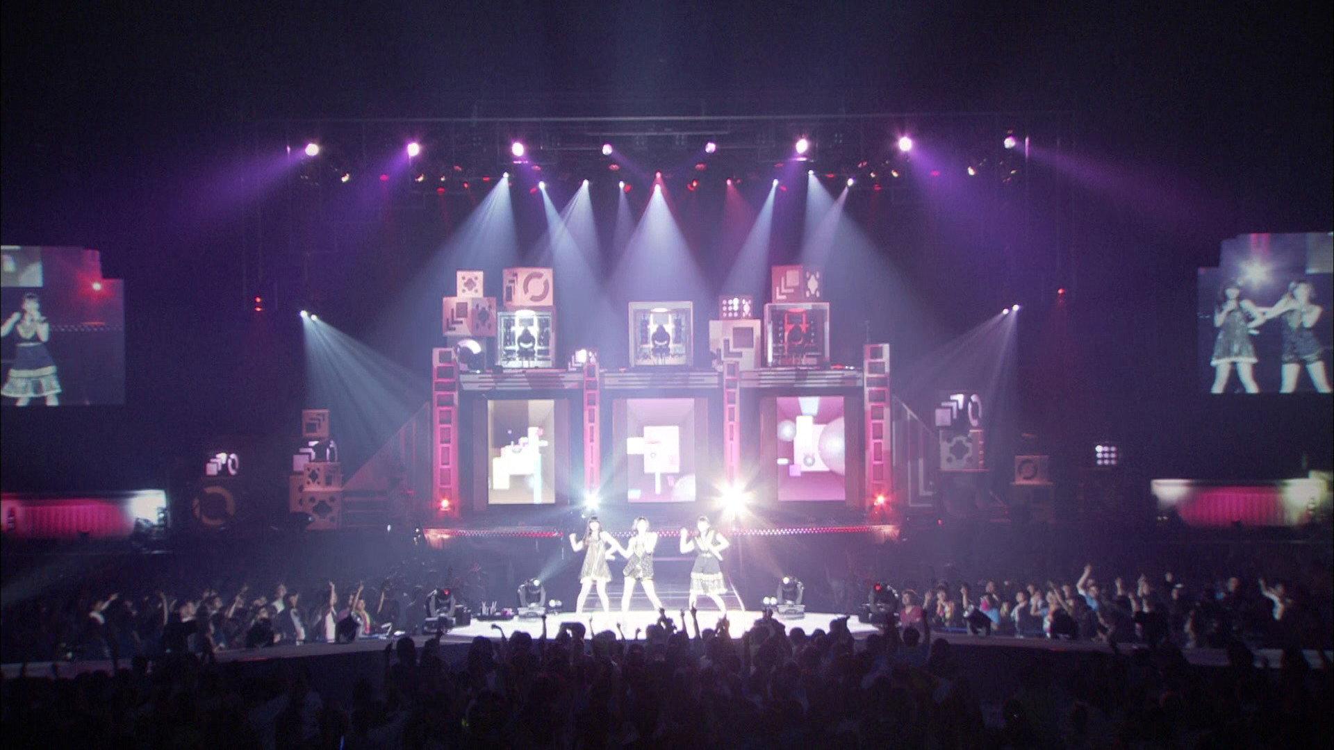 Perfume - Chokkaku Nitouhen Sankakkei Tour 2009 movie scene