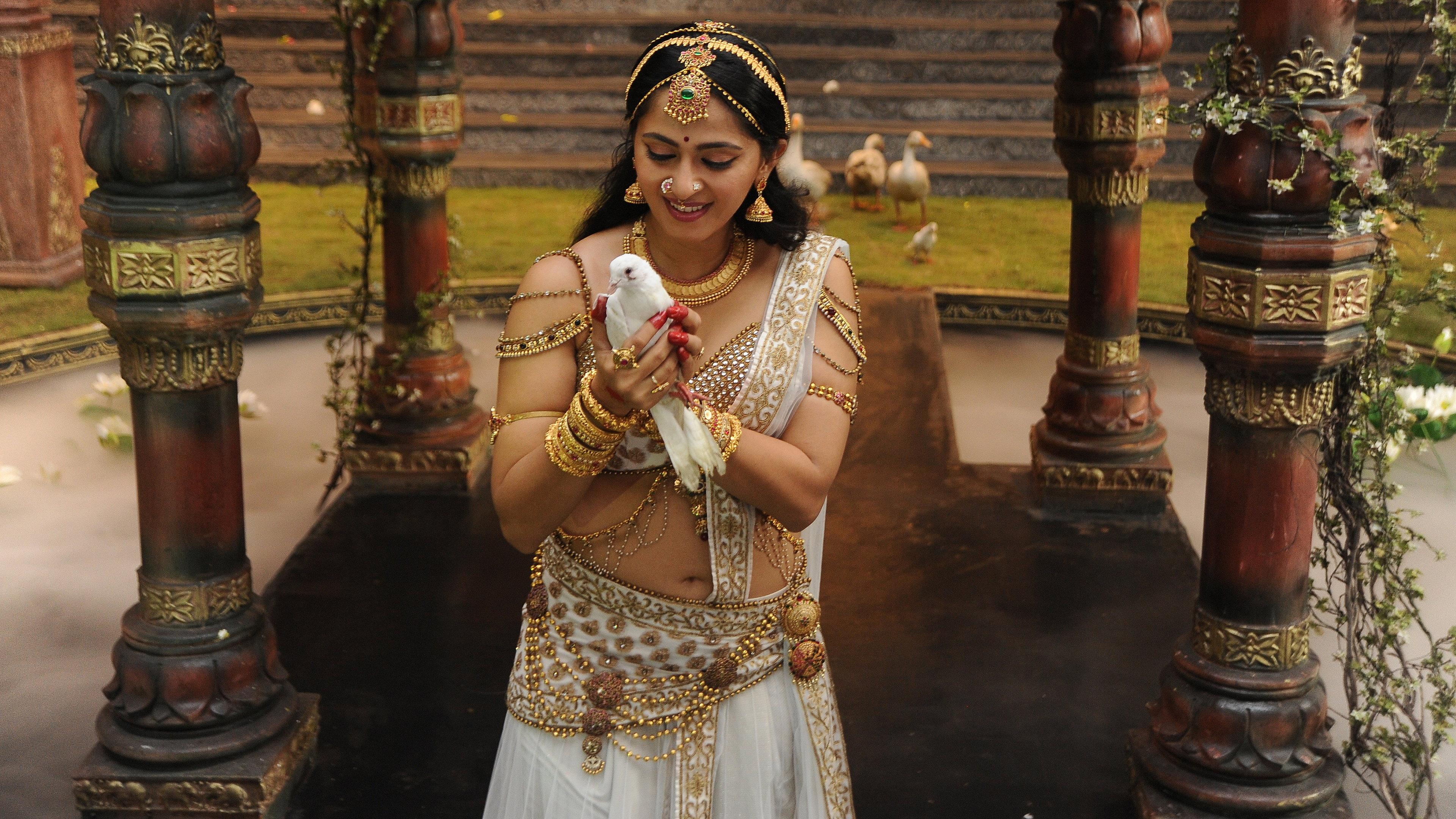Rudhramadevi 2015 movie scene