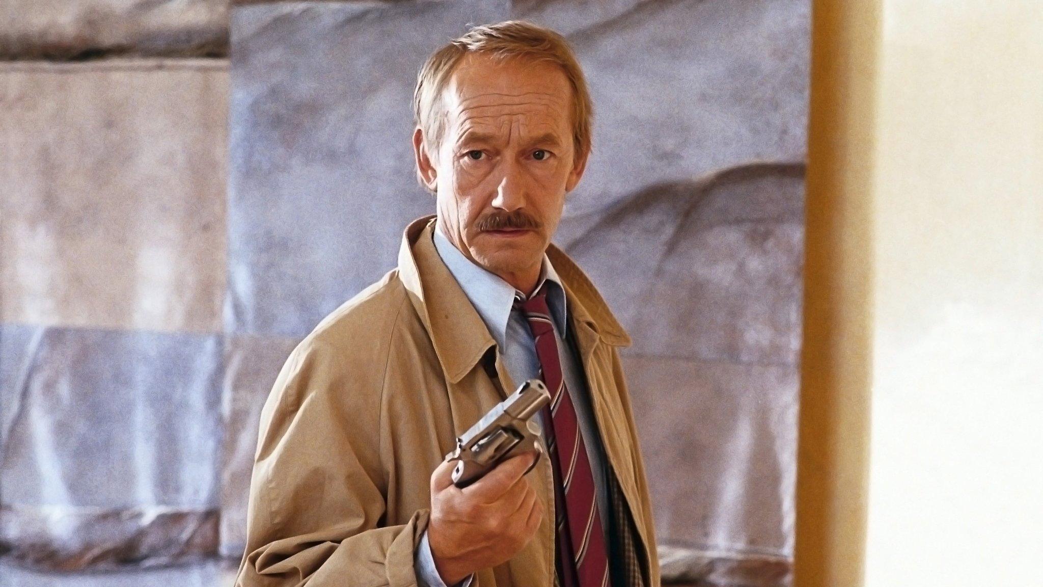 Murder at the Savoy 1993 movie scene
