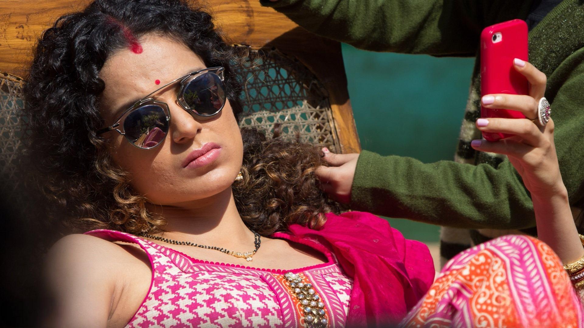 Tanu Weds Manu: Returns 2015 movie scene