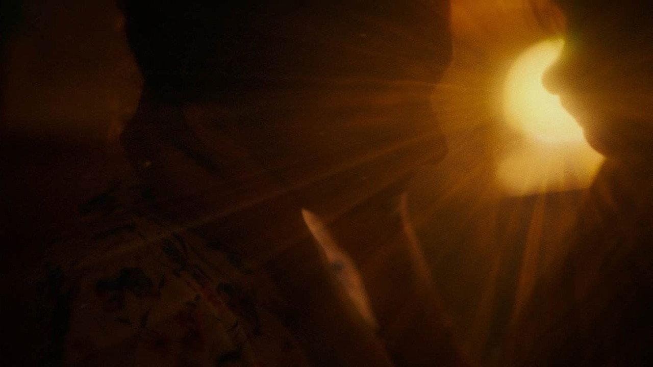 Nous ne sommes pas seul·e·s au monde 2025 movie scene