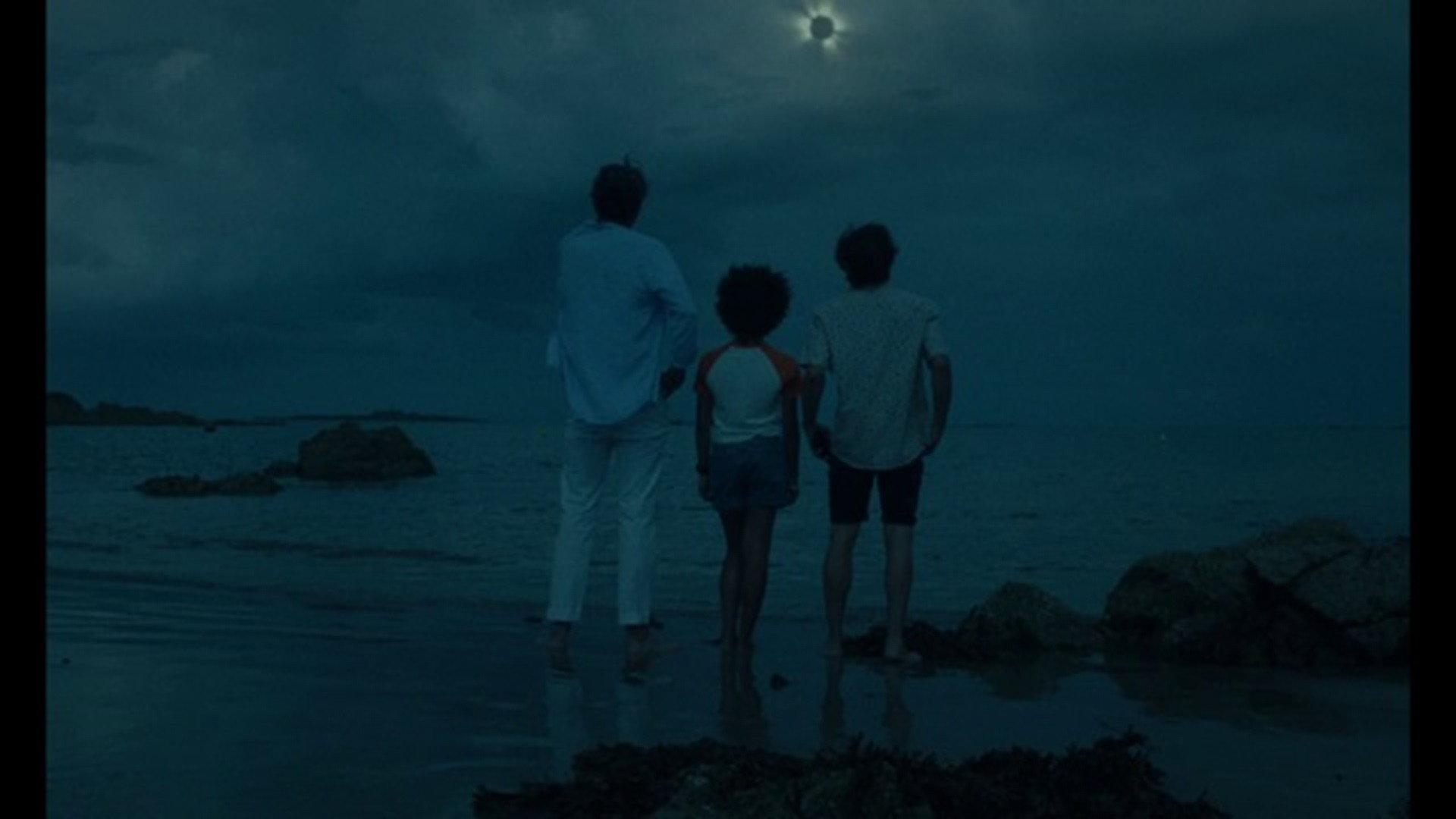Goodbye Sun 2024 movie scene