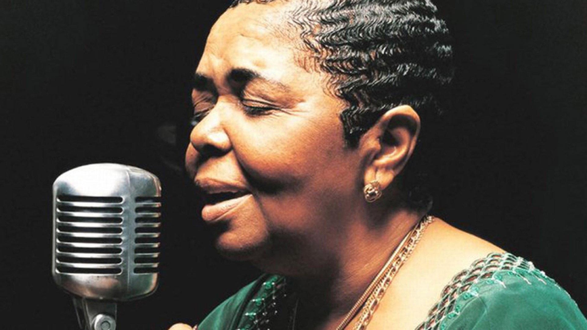 Cesaria Evora - Morna Blues 2002 movie scene