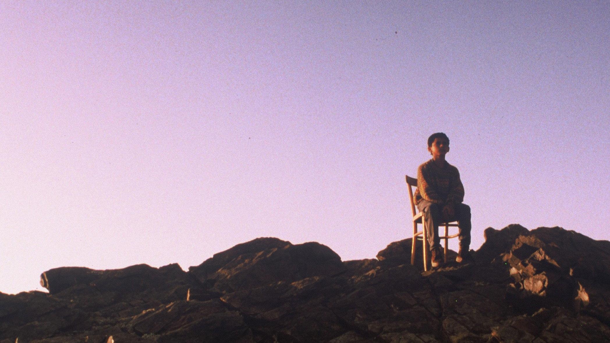 A Thousand Months 2003 movie scene